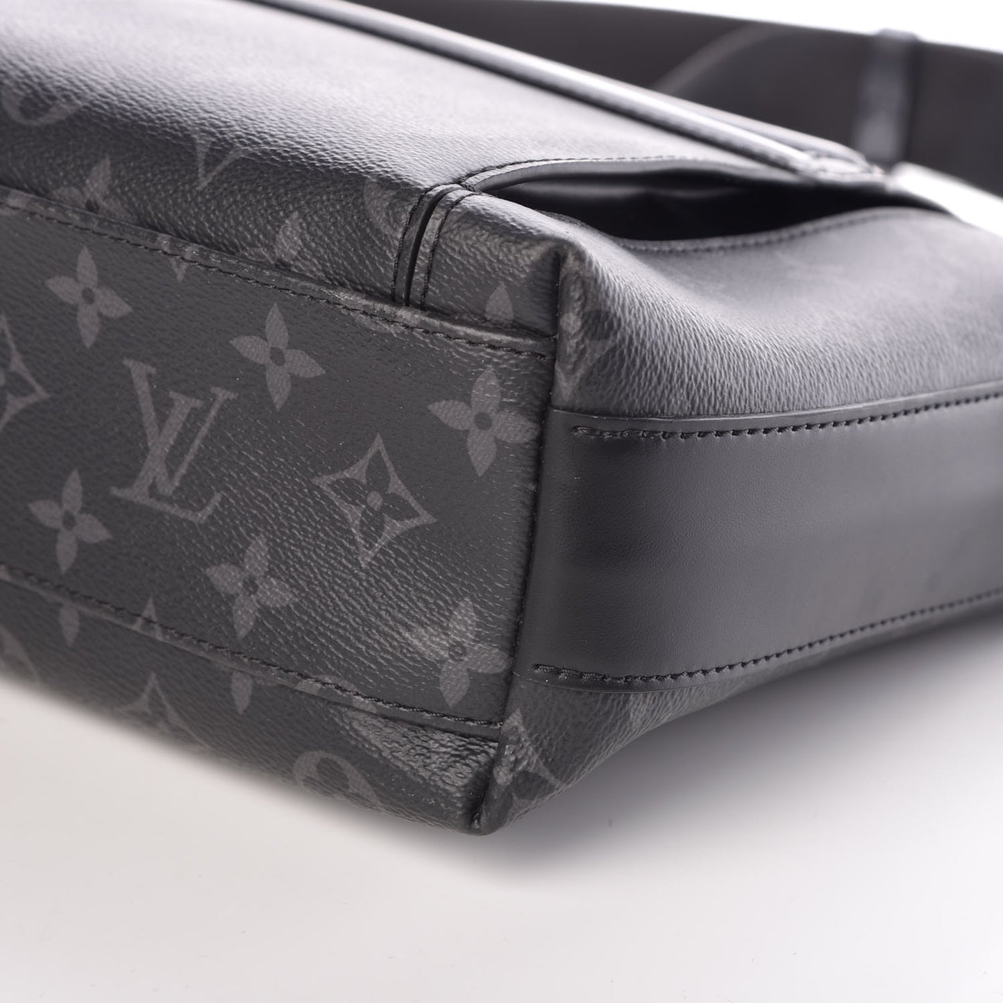 Monogram Eclipse Odyssey Messenger PM