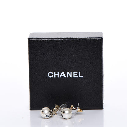 Chanel Pearl Bead CC Jackson Pollock Splattered Paint Drop Earrings Black Gold 5 of 5