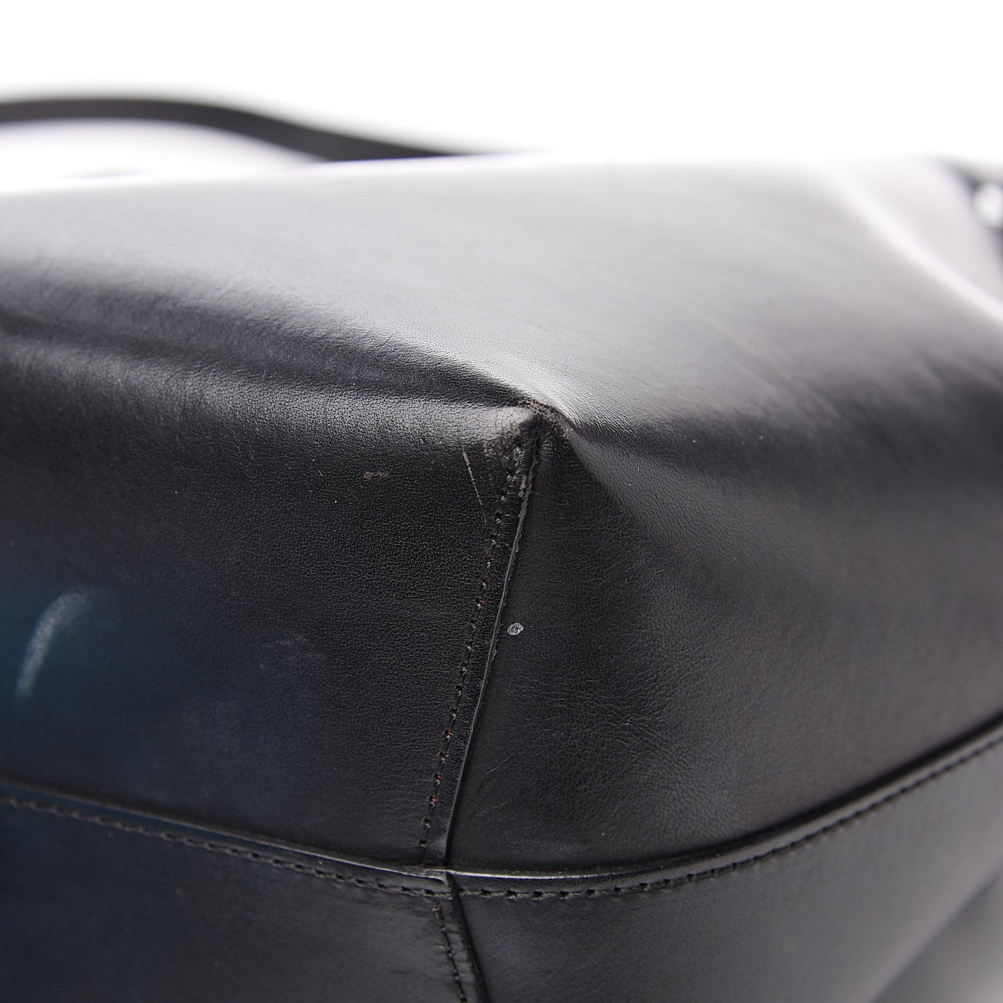 Vegetable Tanned Calfskin Bucket Bag Black Flamma