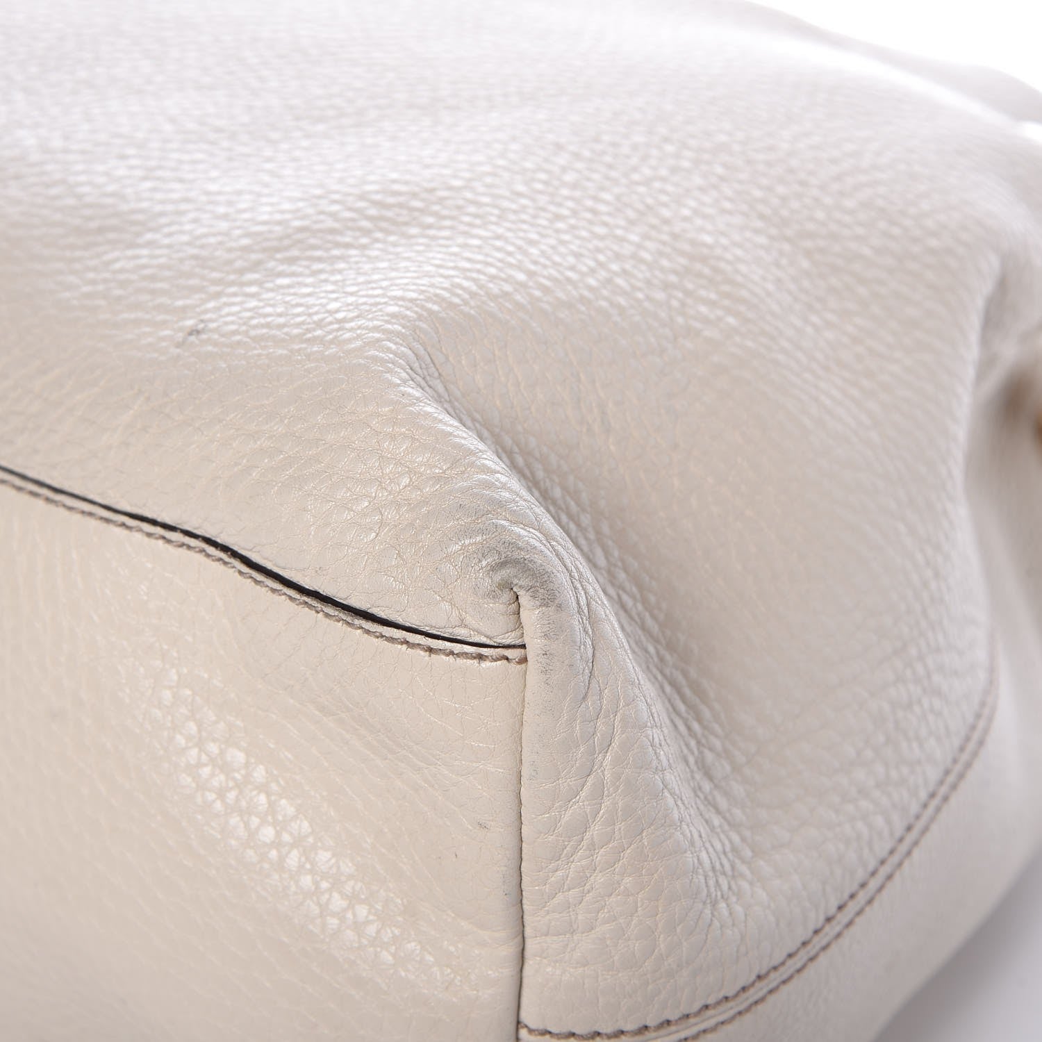 Gucci Pebbled Calfskin Medium Soho Chain Shoulder Bag Off White 12 of 15