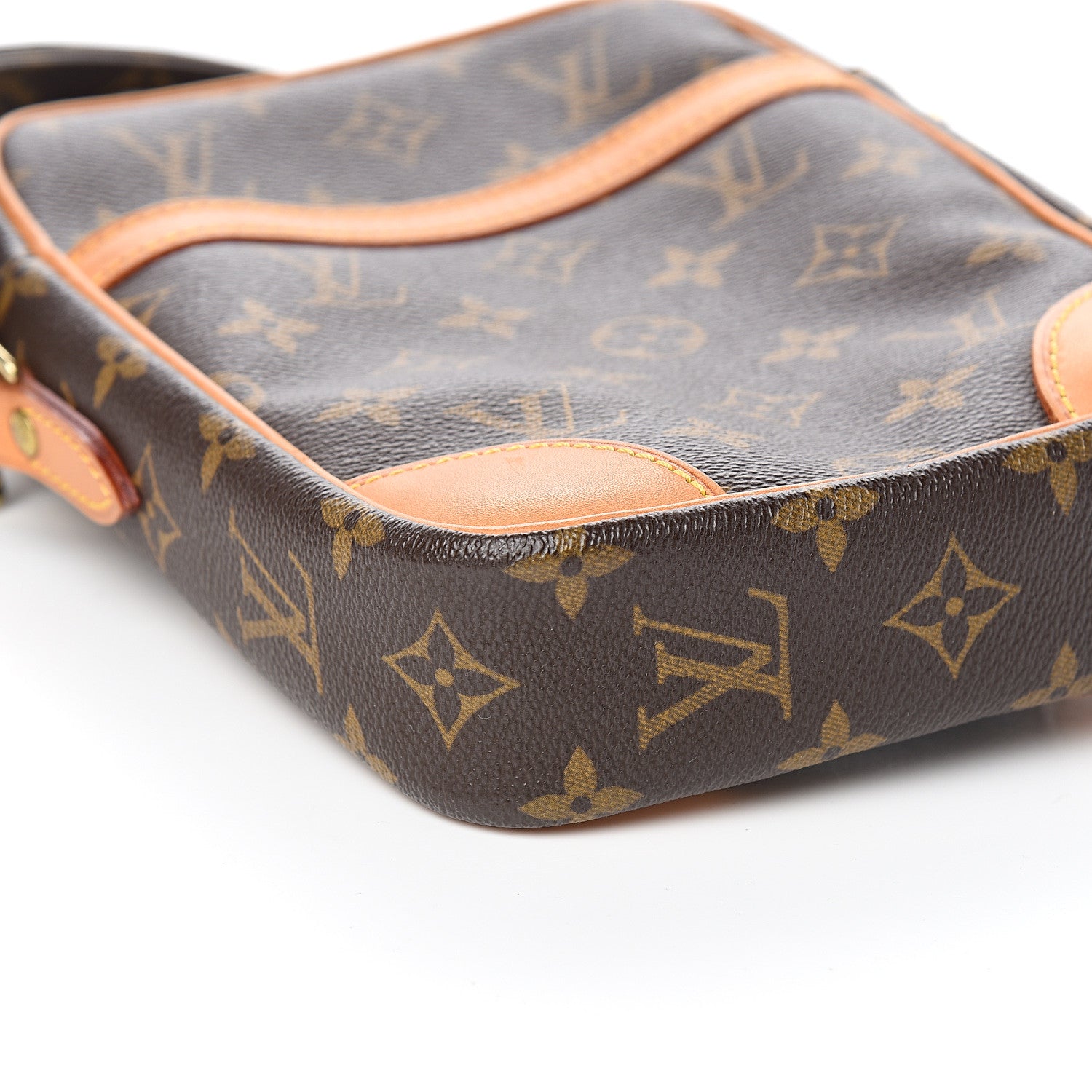 Louis Vuitton Monogram Danube 21 7 of 8