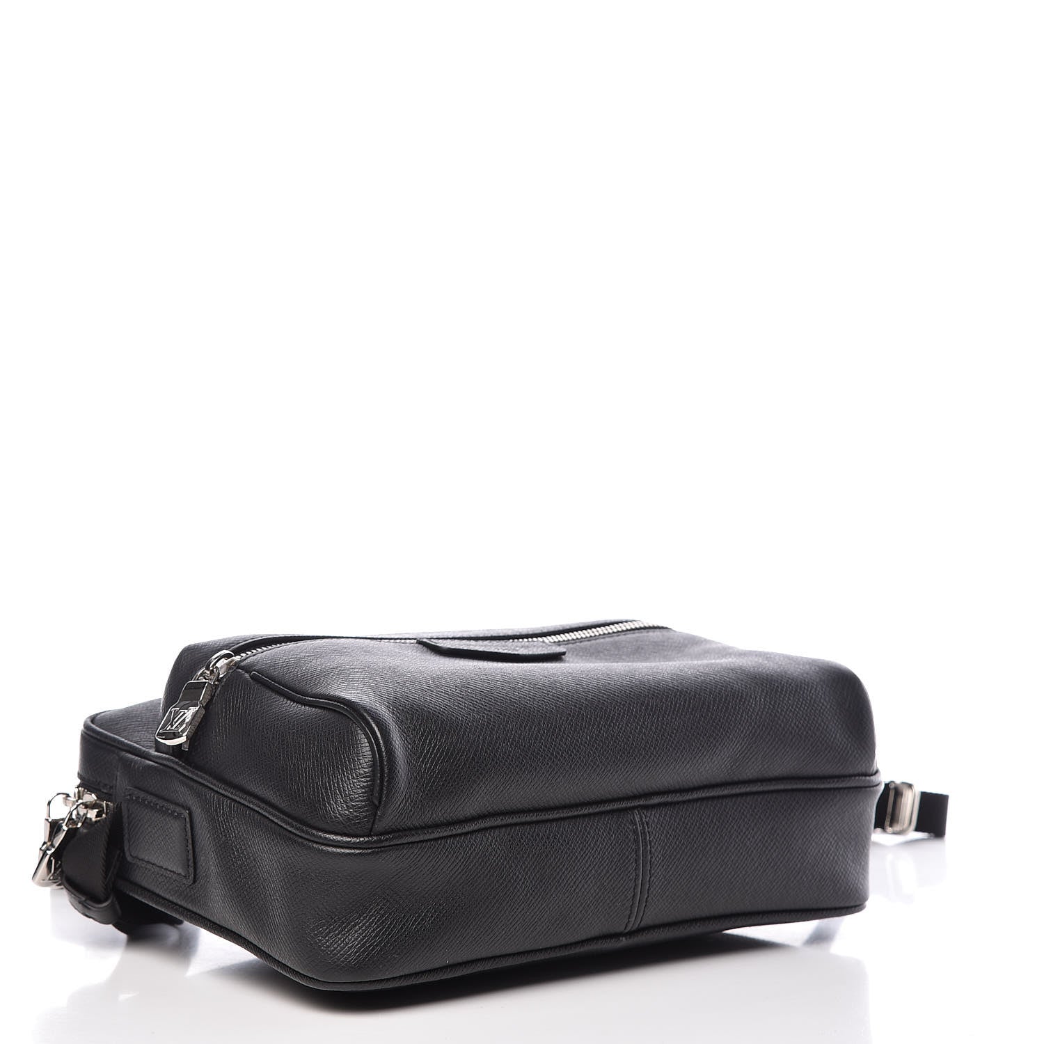 Louis Vuitton Taiga Outdoor Messenger PM Black 4 of 8