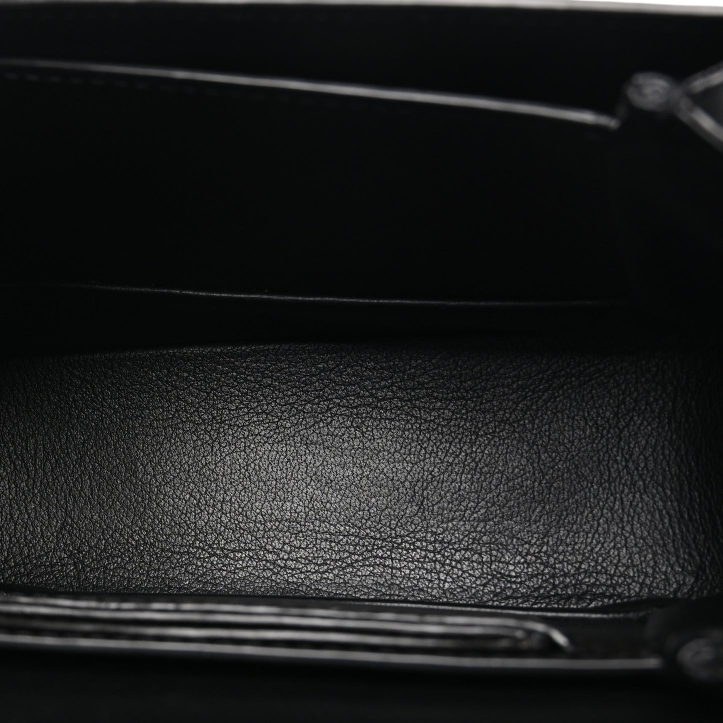 Box Calfskin Vivienne LV Black