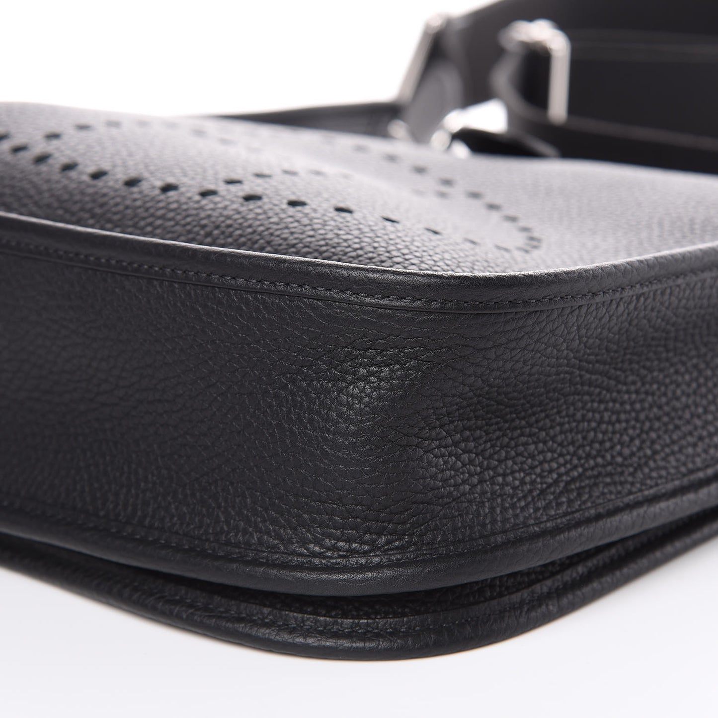 Taurillon Clemence Evelyne III PM Black