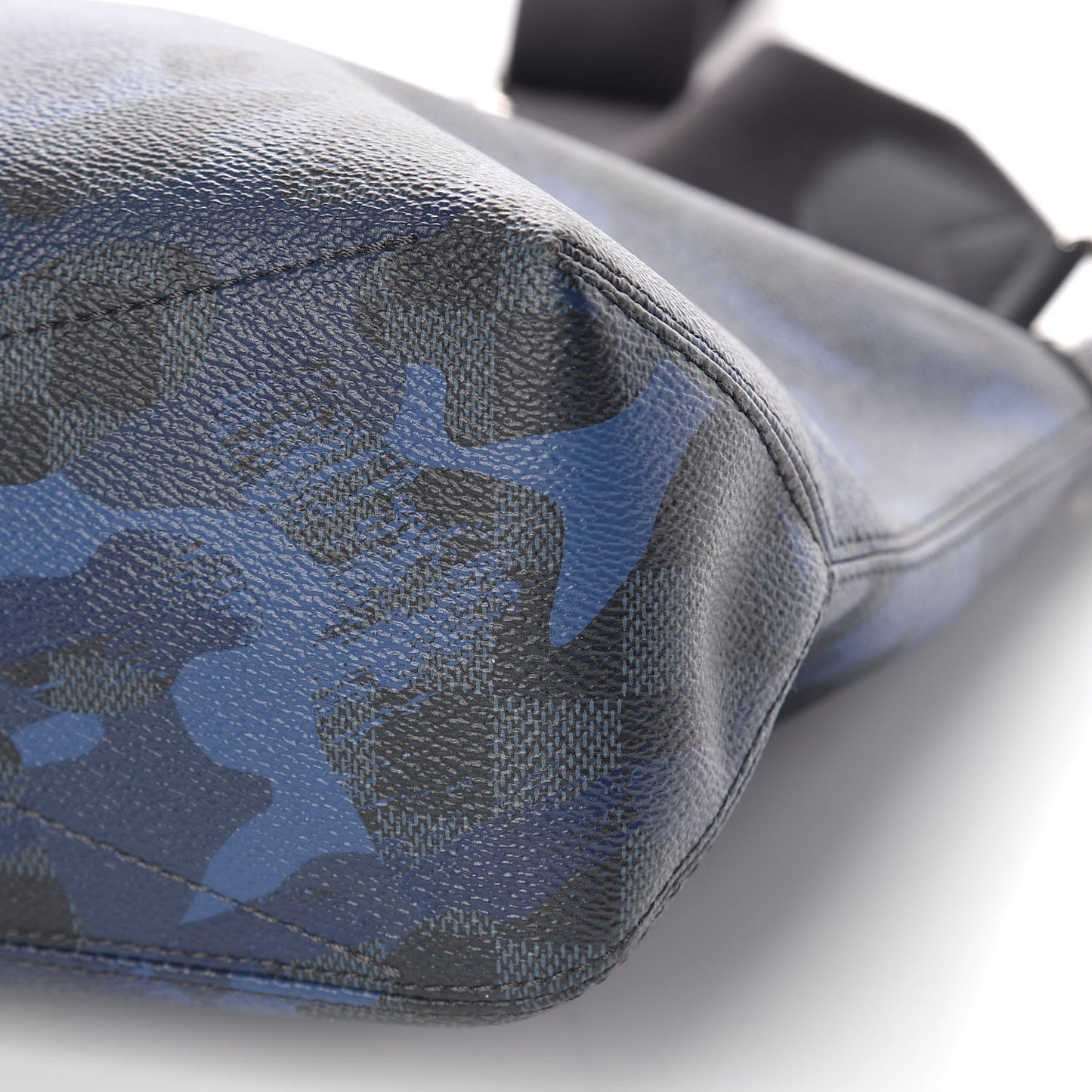 Damier Cobalt Camouflage Hunter Messenger Blue