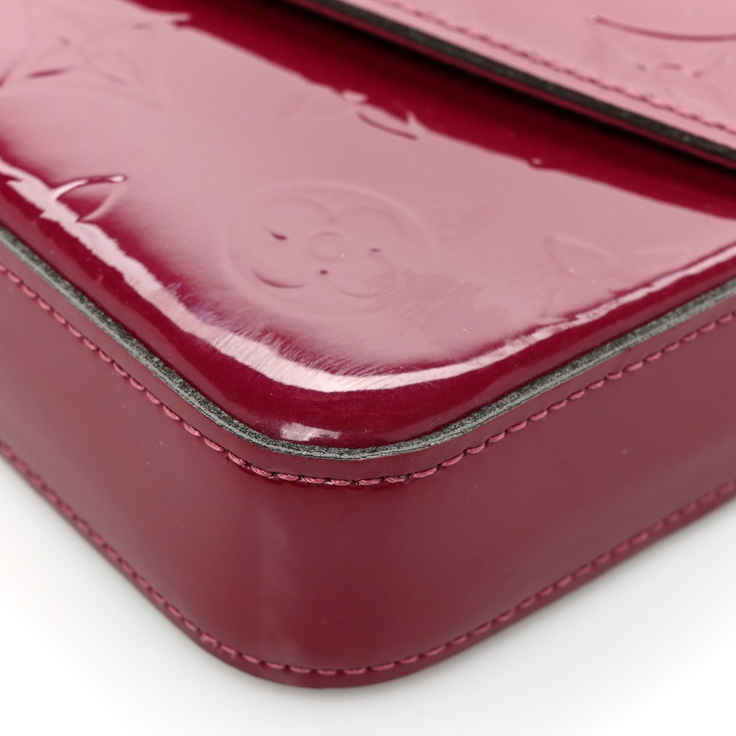 Vernis Felicie Chain Wallet Magenta