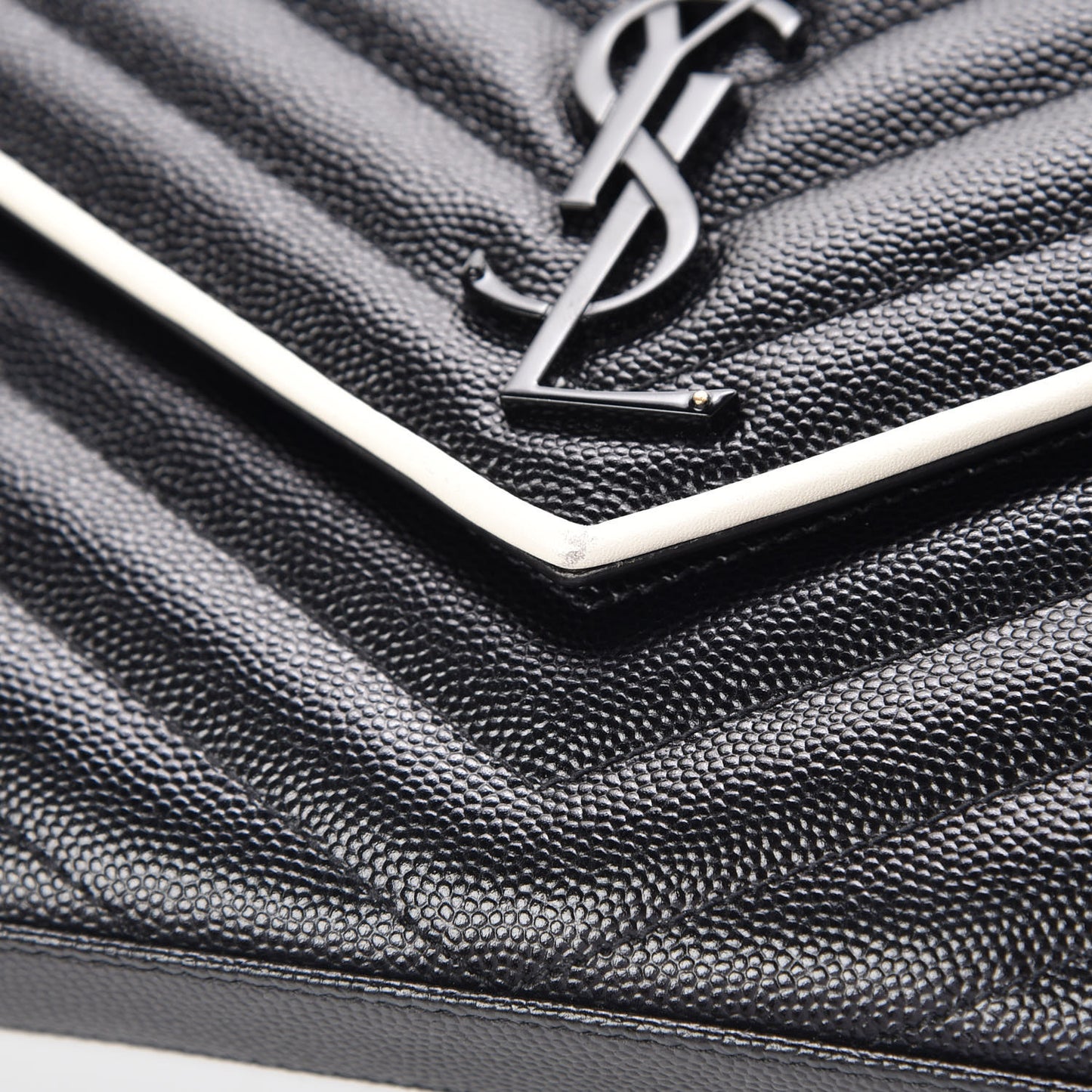 Grain De Poudre Matelasse Chevron Monogram Chain Wallet Black White