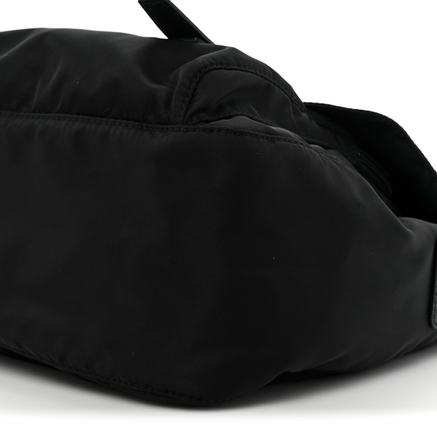 Tessuto Nylon Saffiano Vela Messenger Bag Black