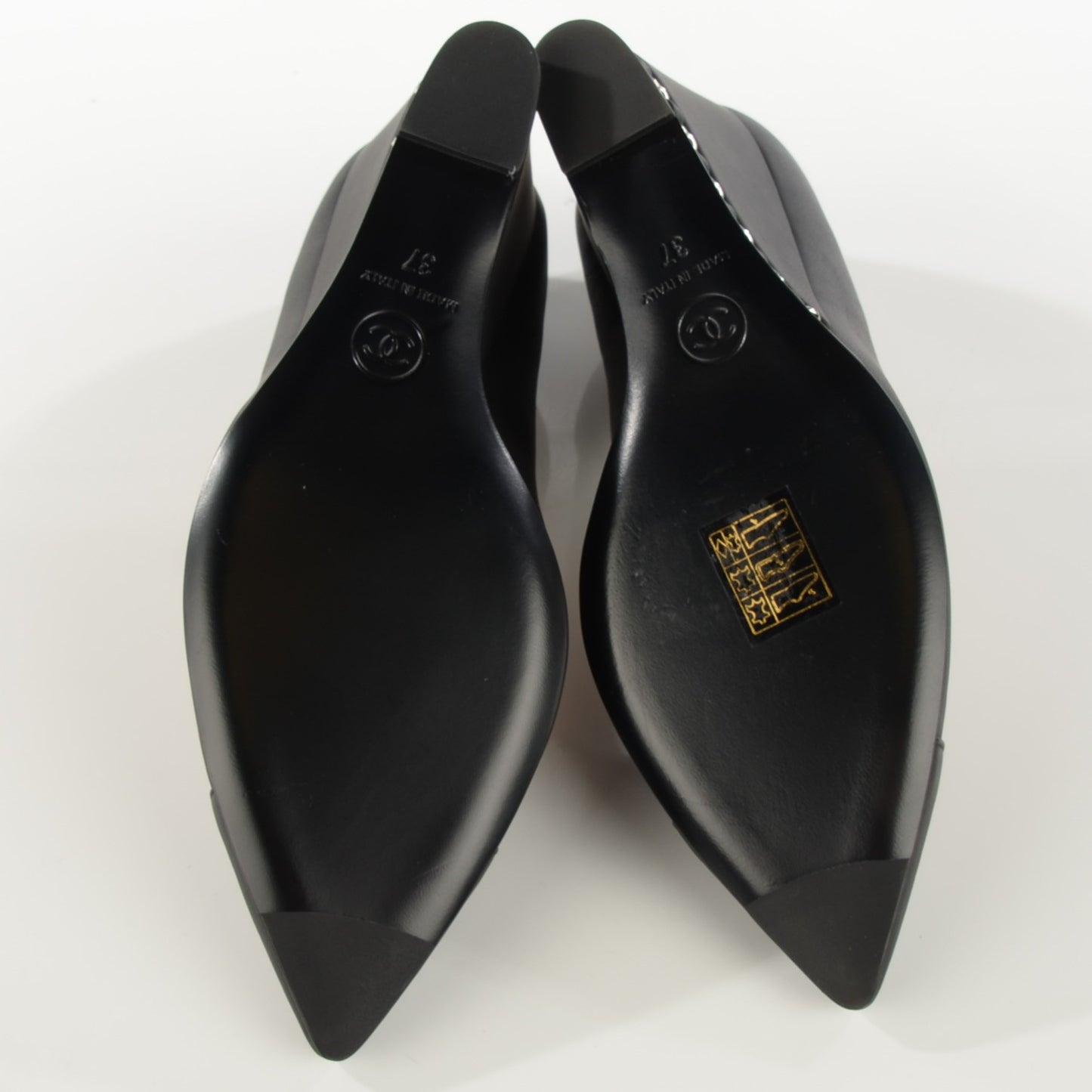 Calfskin Cap Toe Chain Wedge Pumps 37 Black