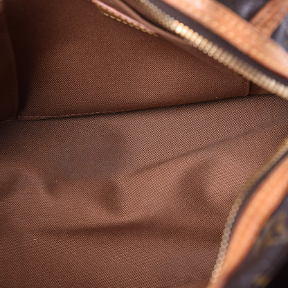 Louis Vuitton Monogram Riveting 8 of 15