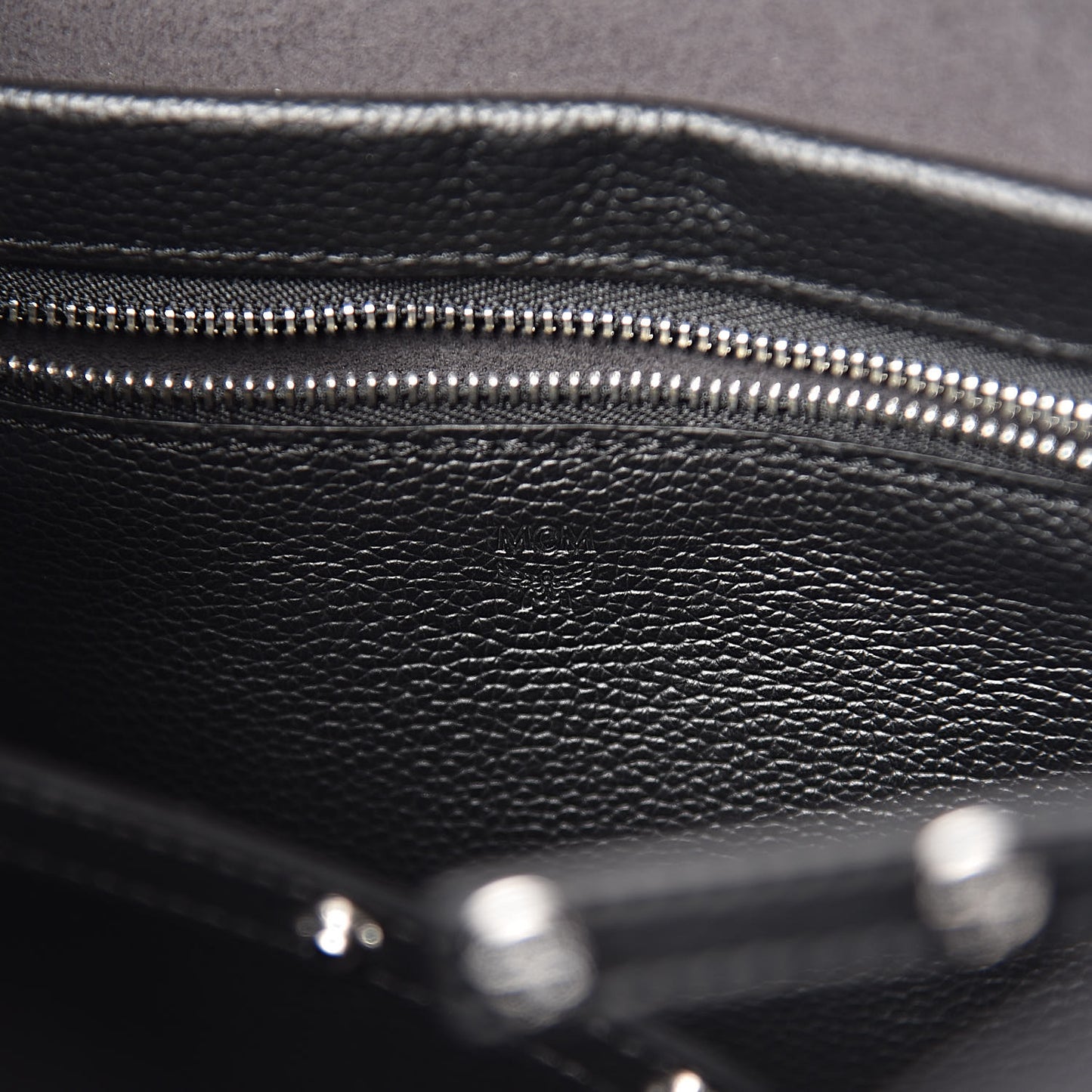 Grained Calfskin Visetos Medium Sarah Hobo Black