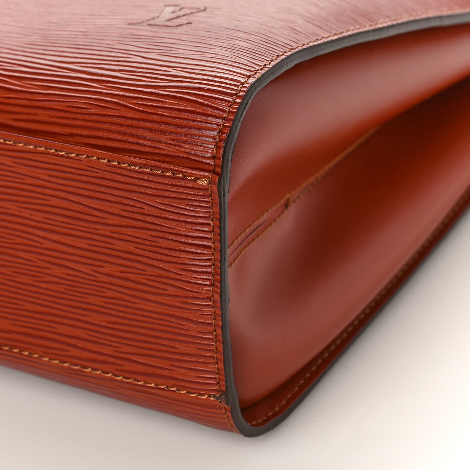 Louis Vuitton Epi Dupleix Kenyan Fawn 8 of 8