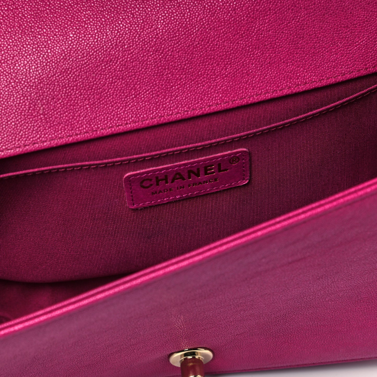 Caviar Quilted Medium Boy Flap Fuchsia