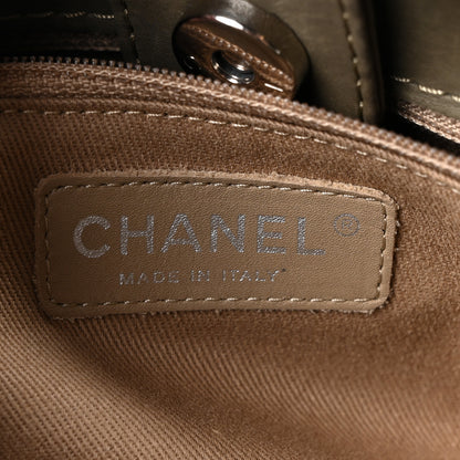 Chanel Washed Calfskin Diamond Stitch Hamptons Shopping Tote Green 6 of 10