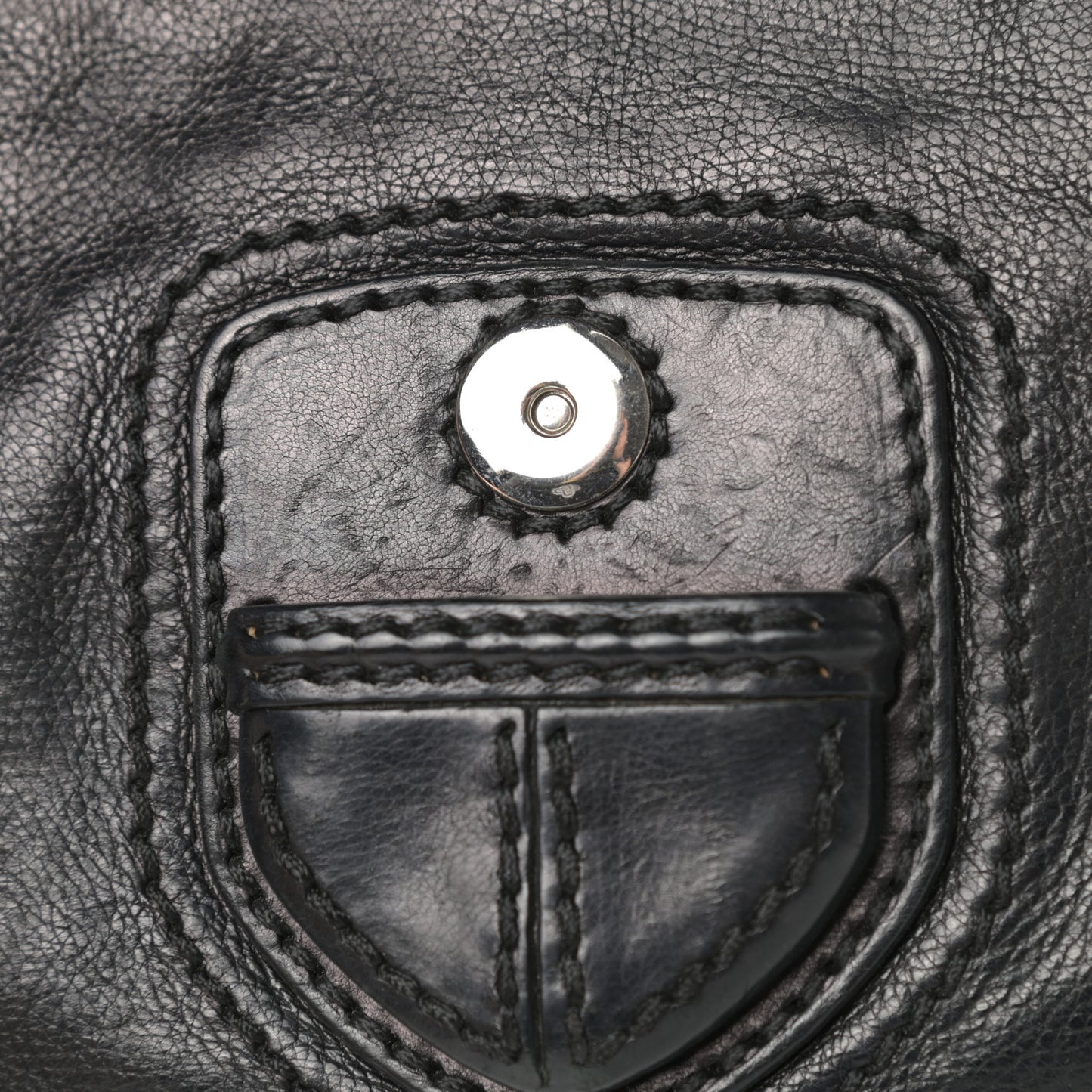 Vitello Shoulder Chain Bag Black