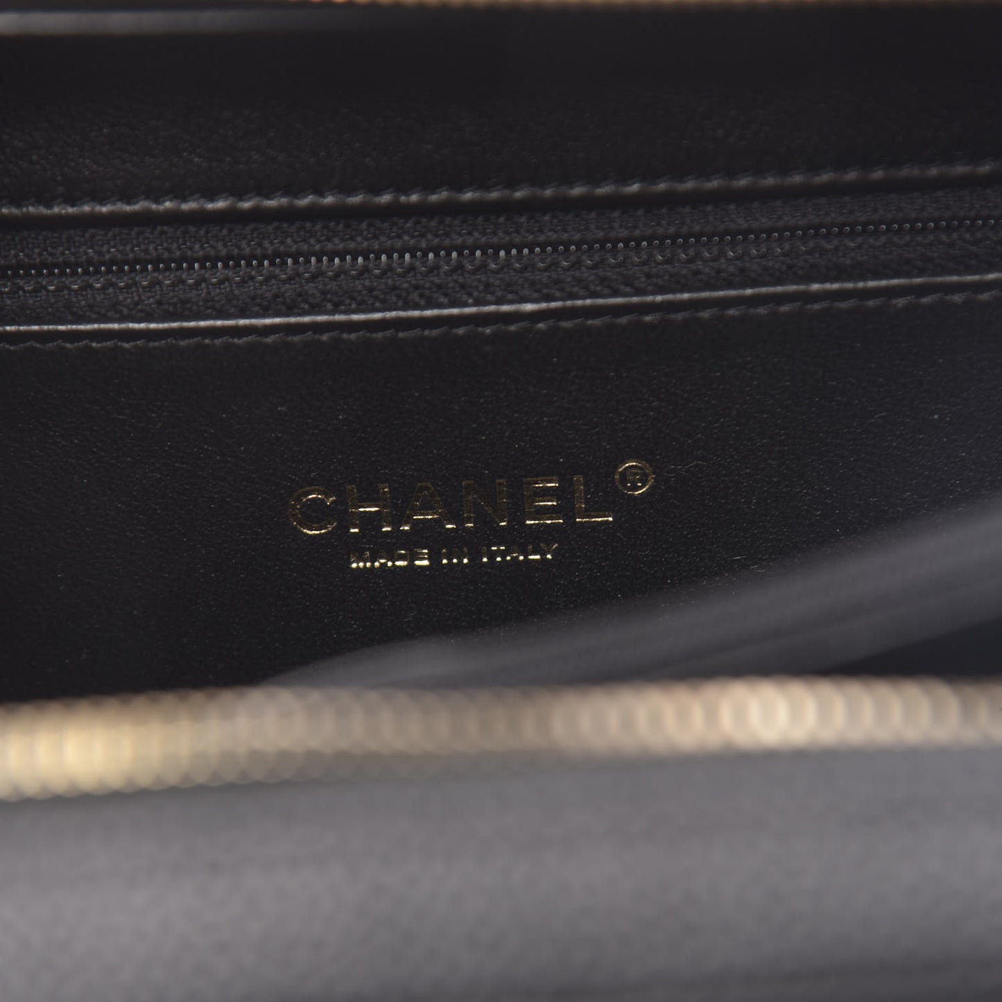 Caviar Quilted Medium CC Filigree Vanity Case Black