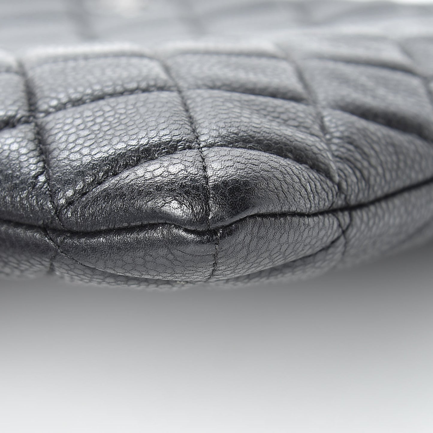Caviar Quilted Large Cosmetic Case Black