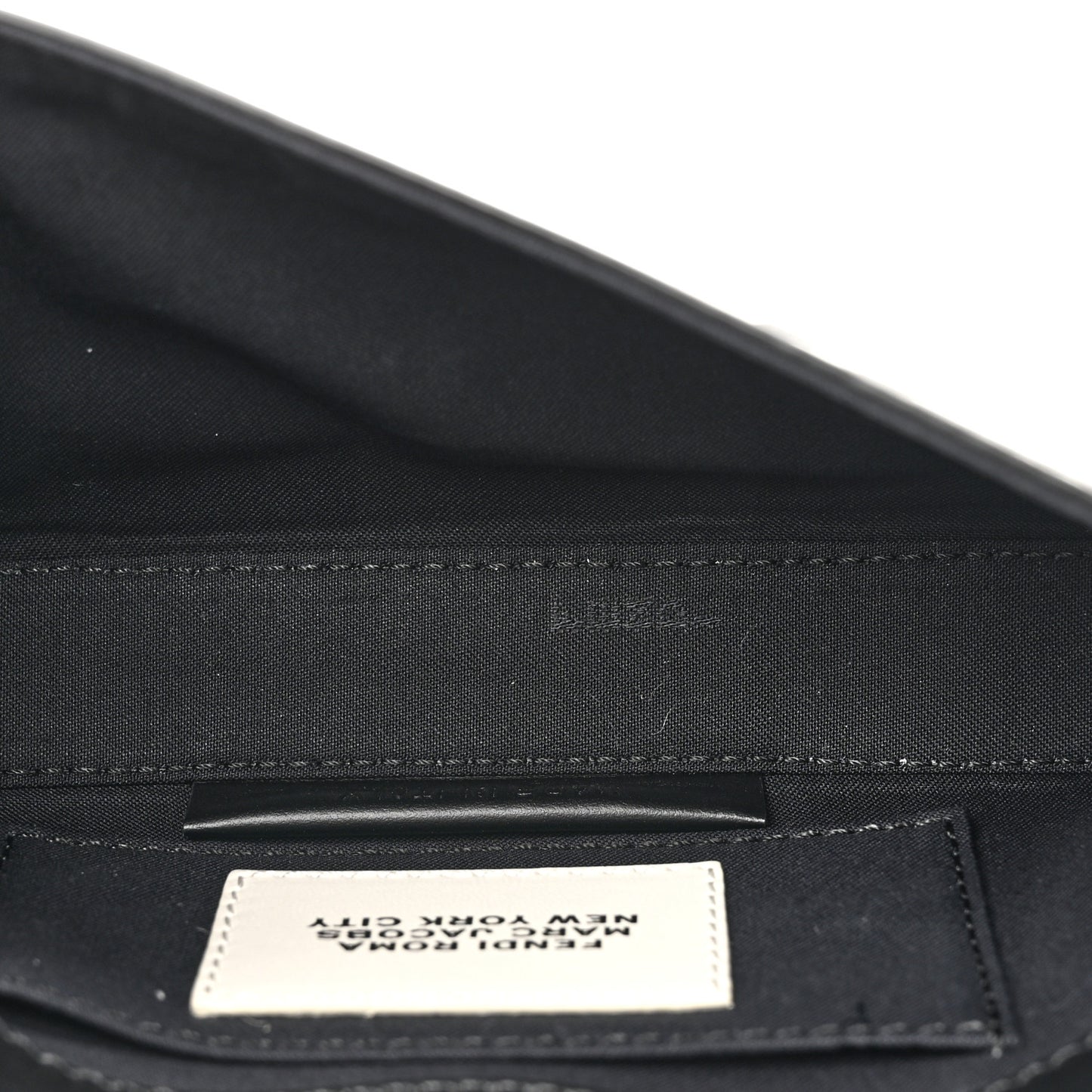 X MARC JACOBS Nappa Vitello King Logo Print Phone Baguette White Black