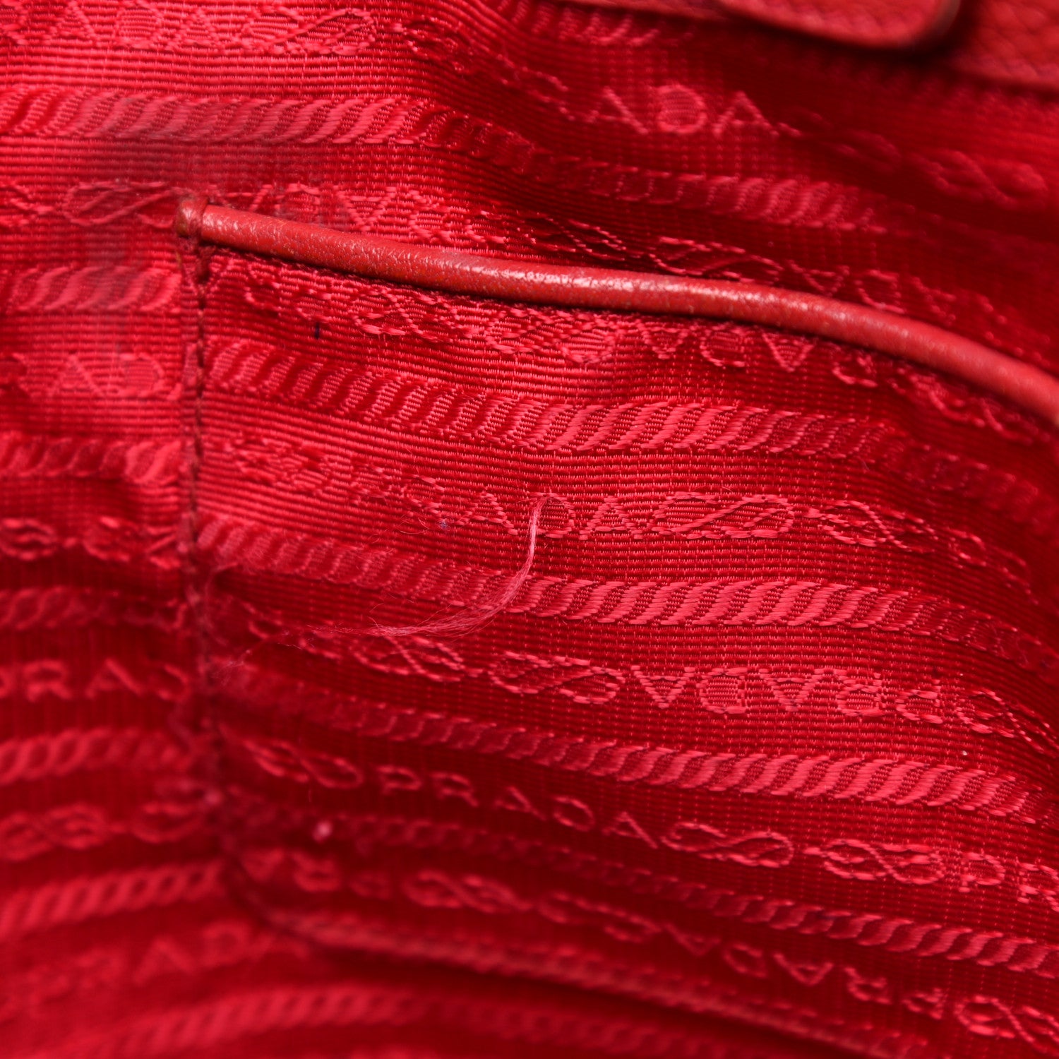 Prada Vitello Daino Tote Rosso 15 of 41