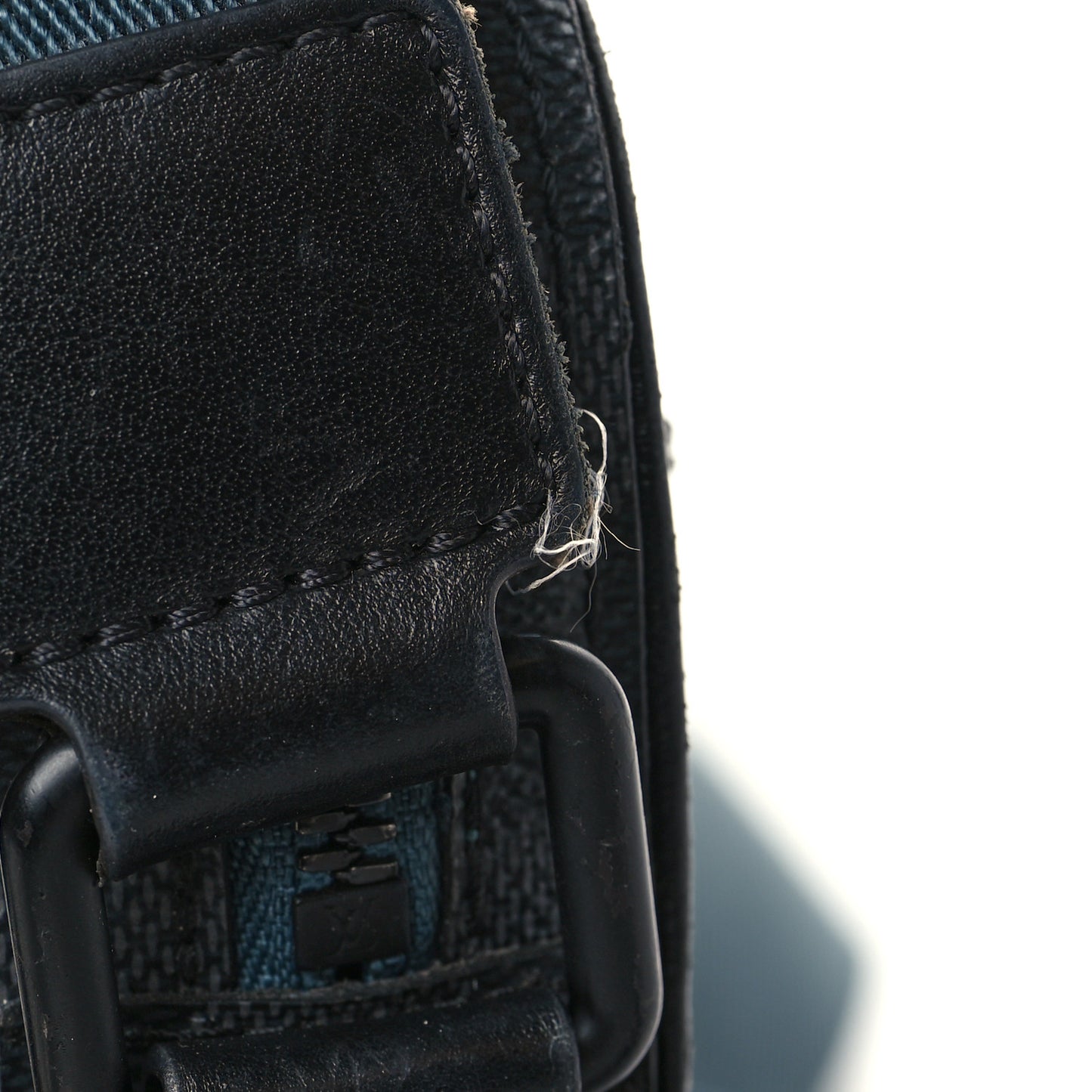 Damier Graphite Alpha Messenger Bag