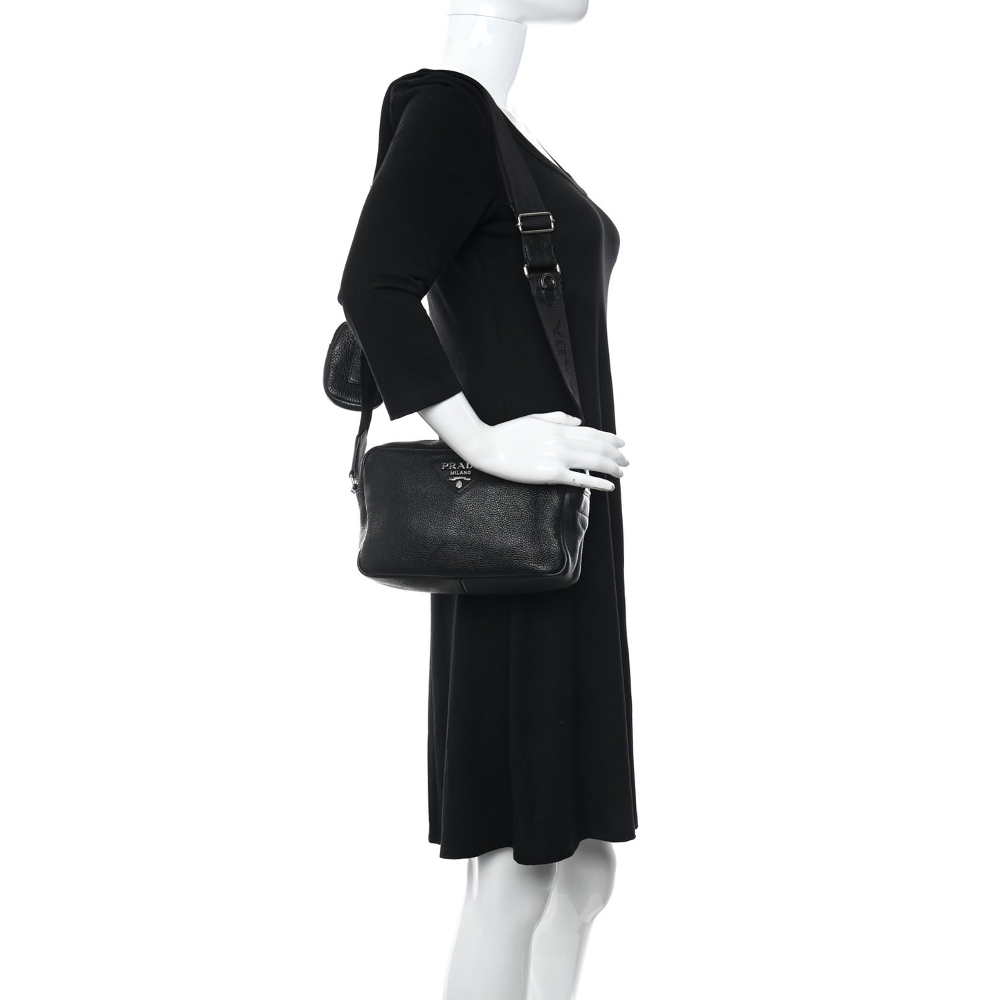Vitello Daino Crossbody Black