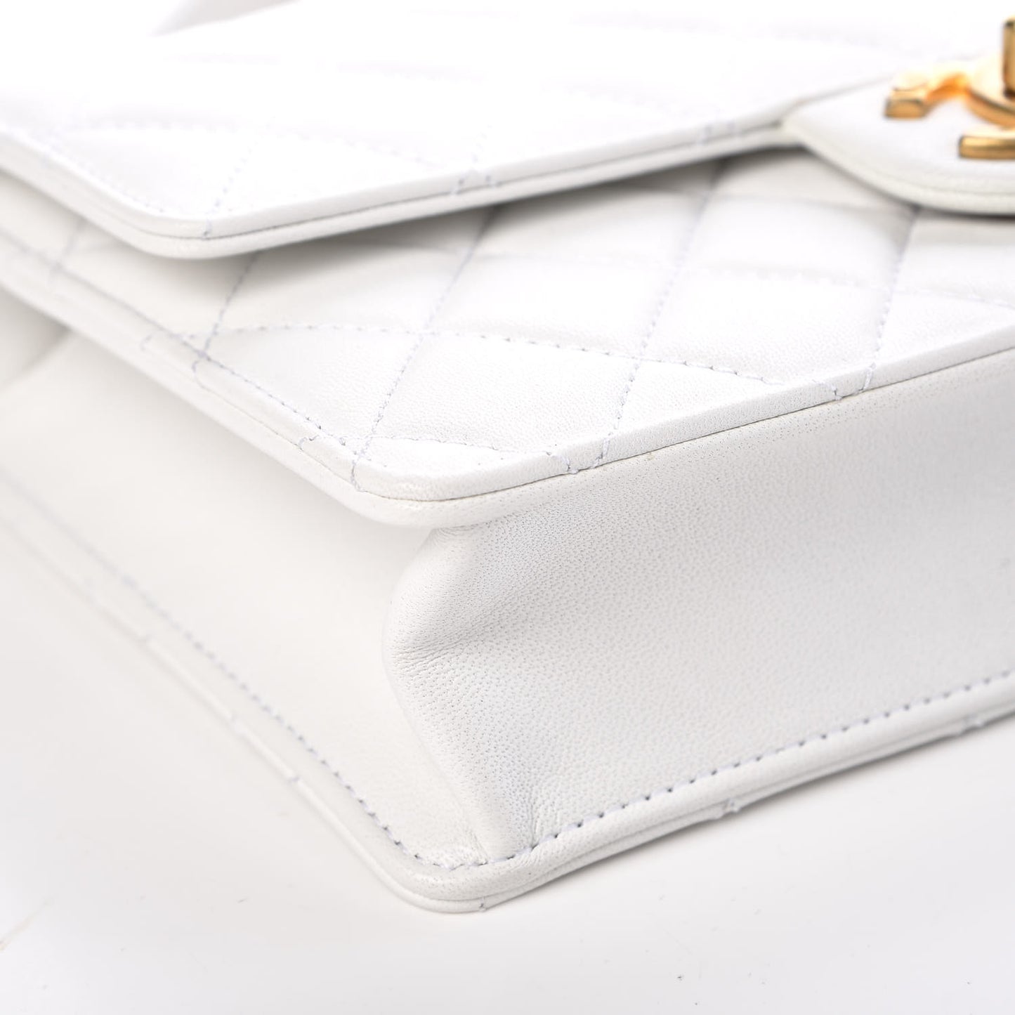 Lambskin Quilted Small Chic Pearls Flap White