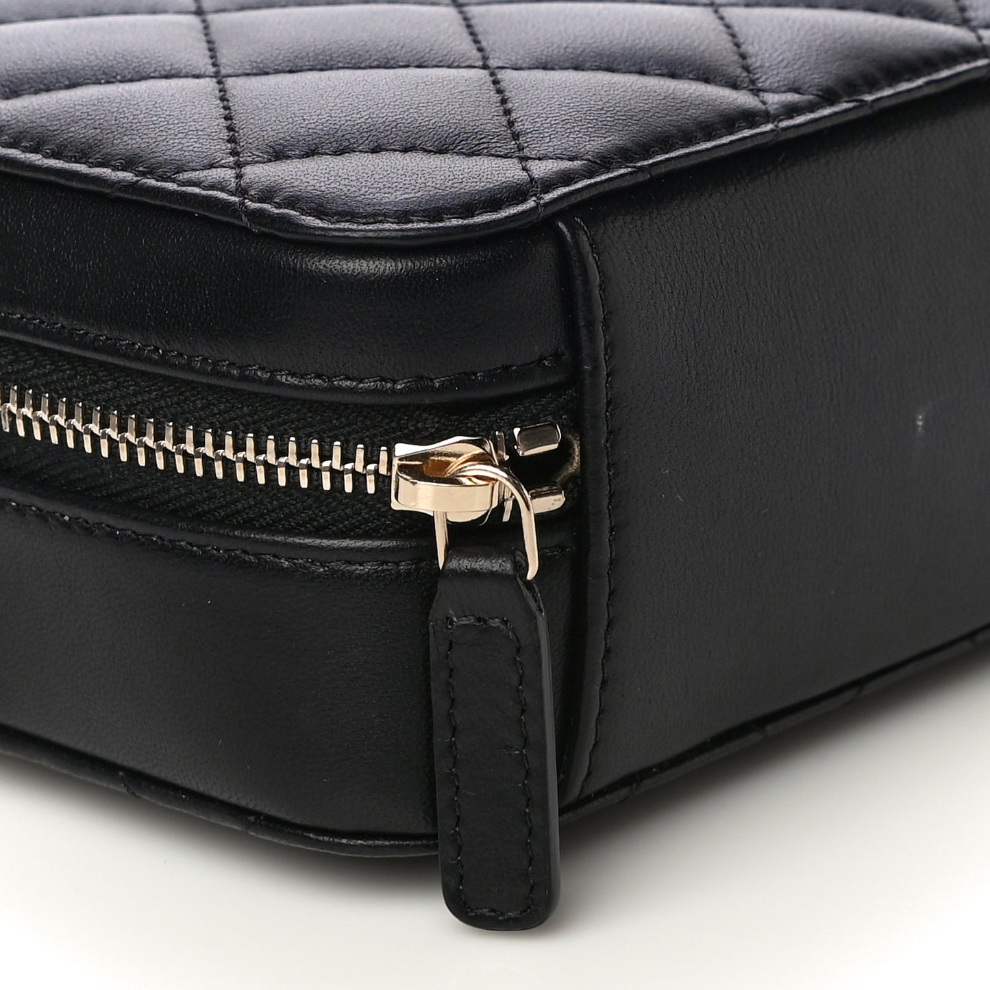 Lambskin Quilted CC Pearl Crush Camera Case Black