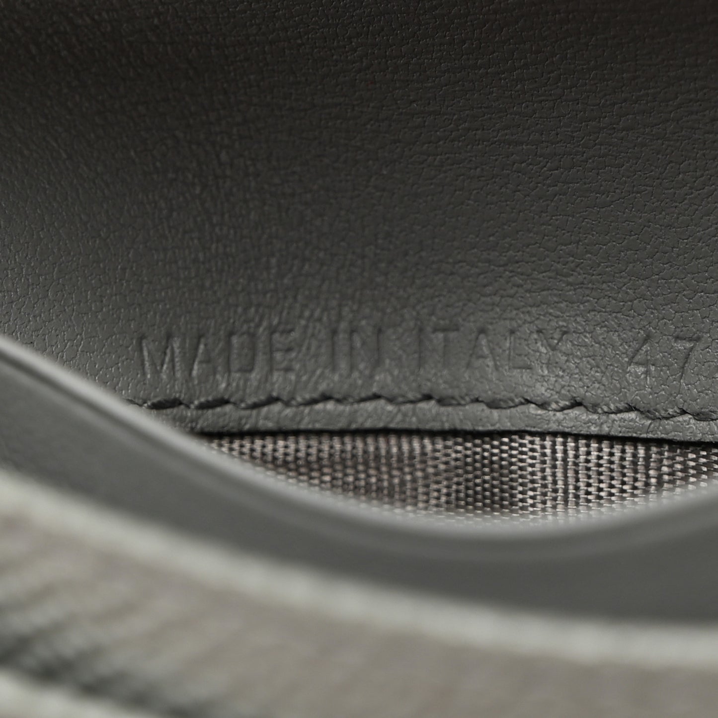 Grained Calfskin Saddle Card Holder Gray