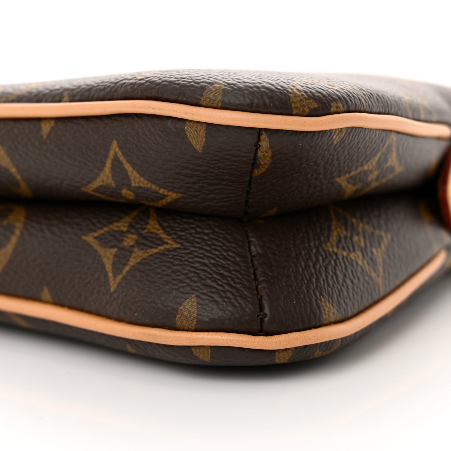 Monogram Liv Pochette