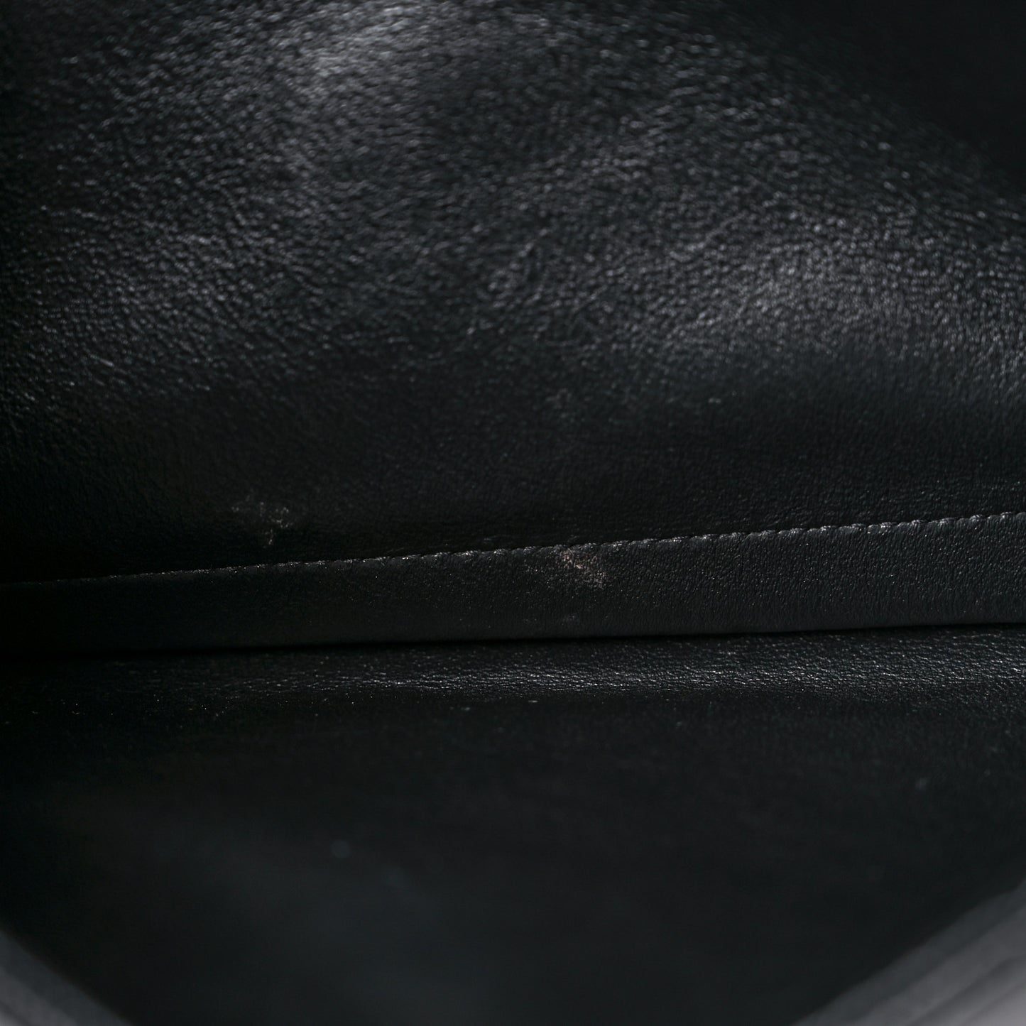 Grain De Poudre Matelasse Chevron Monogram Monochrome Chain Wallet Black