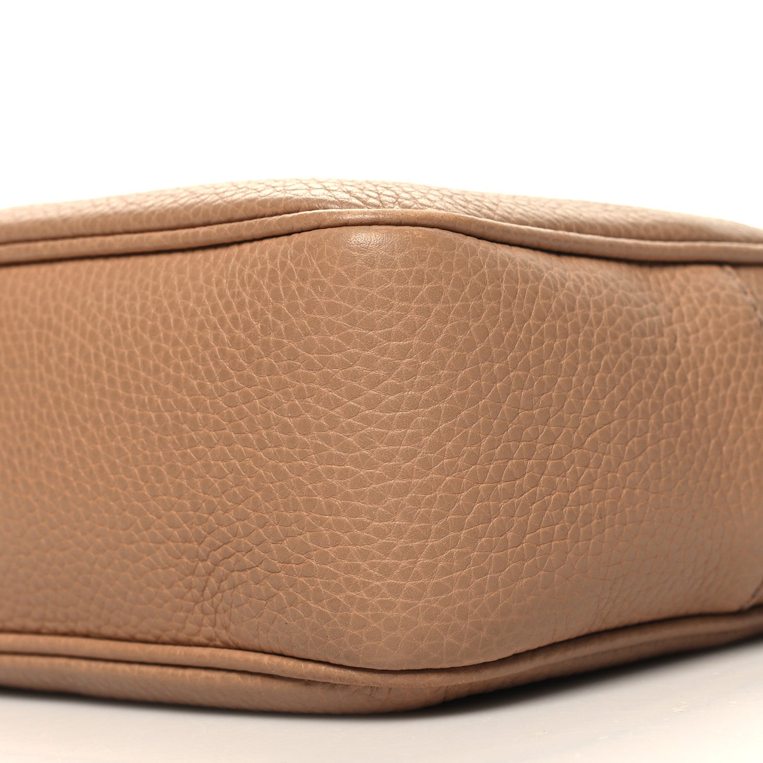 Gucci Pebbled Calfskin Small Soho Disco Bag Camelia 10 of 10
