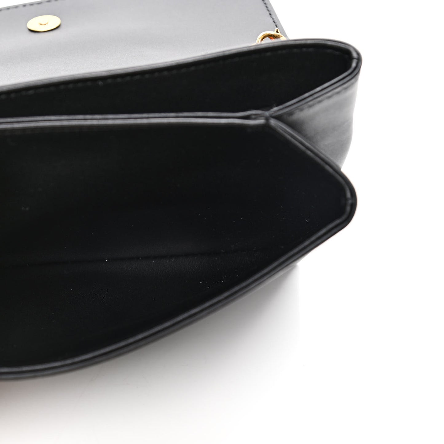 Vitello Virtus Chain Clutch Black