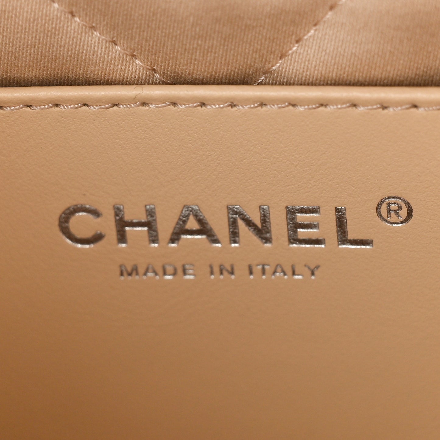 Shiny Calfskin Quilted Rainbow Mini Chanel 22 White