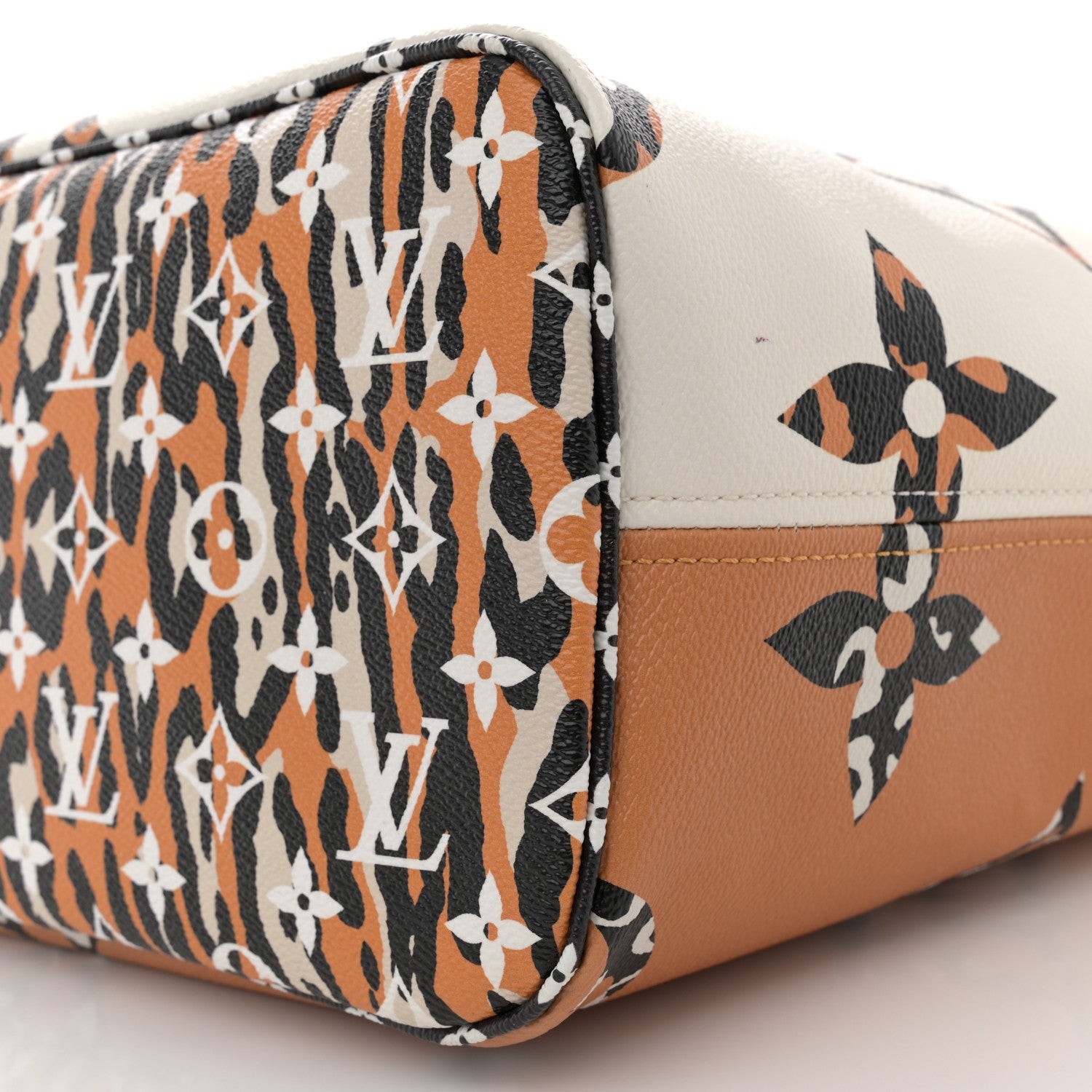 Louis Vuitton Monogram Giant Jungle Neverfull MM Ivory 9 of 10