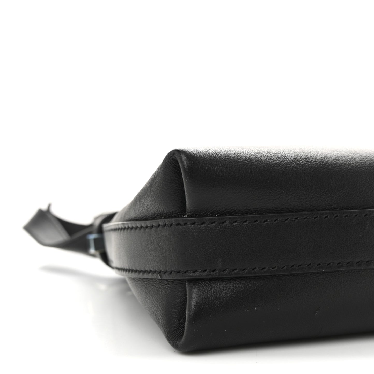 Calfskin Hug Smartphone Holder Black Nylund Pink
