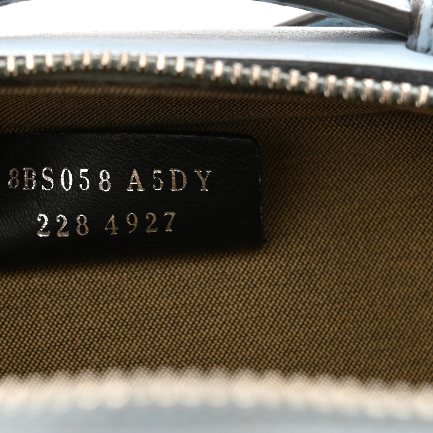 Vitello Grace Matte O'Lock Mini Camera Case Azzurro Baby