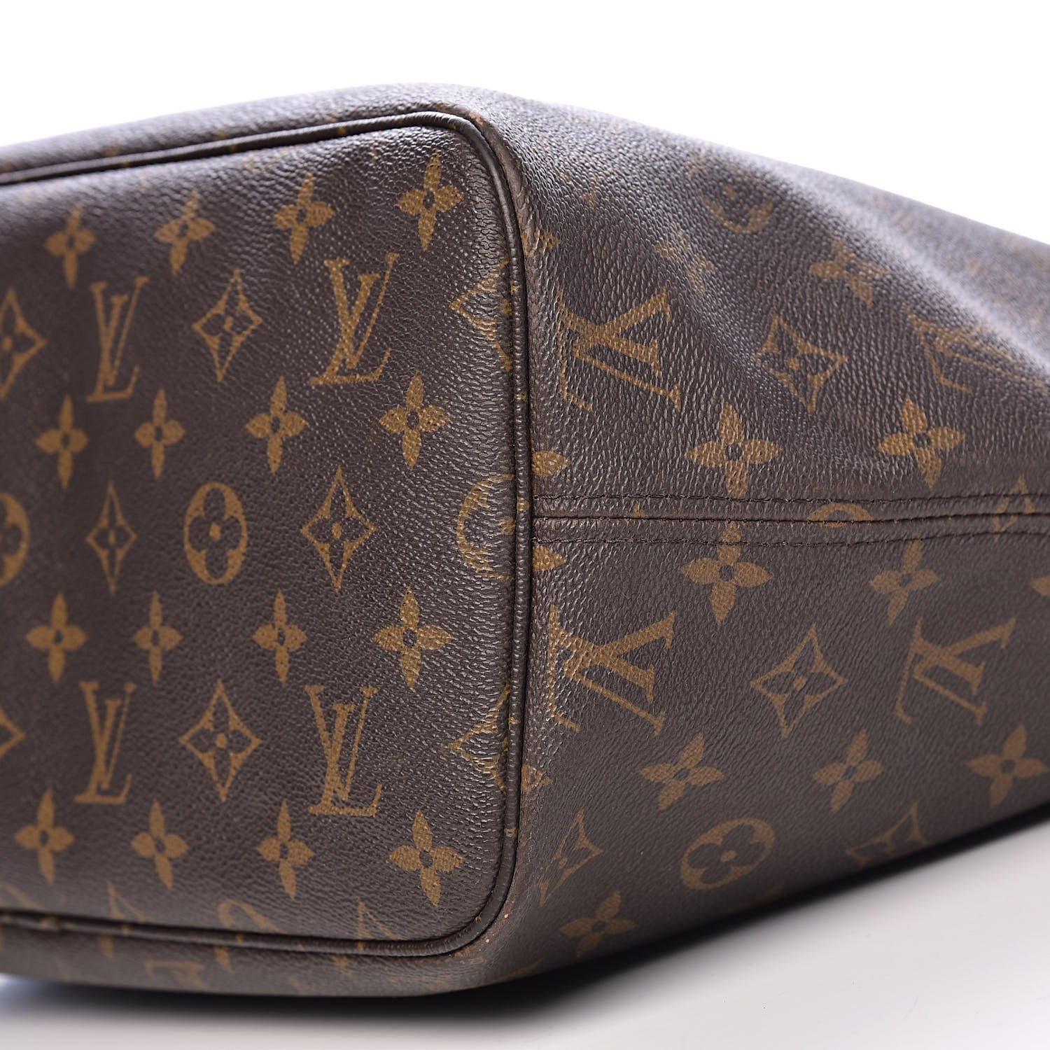 Louis Vuitton Monogram Neverfull MM 18 of 23