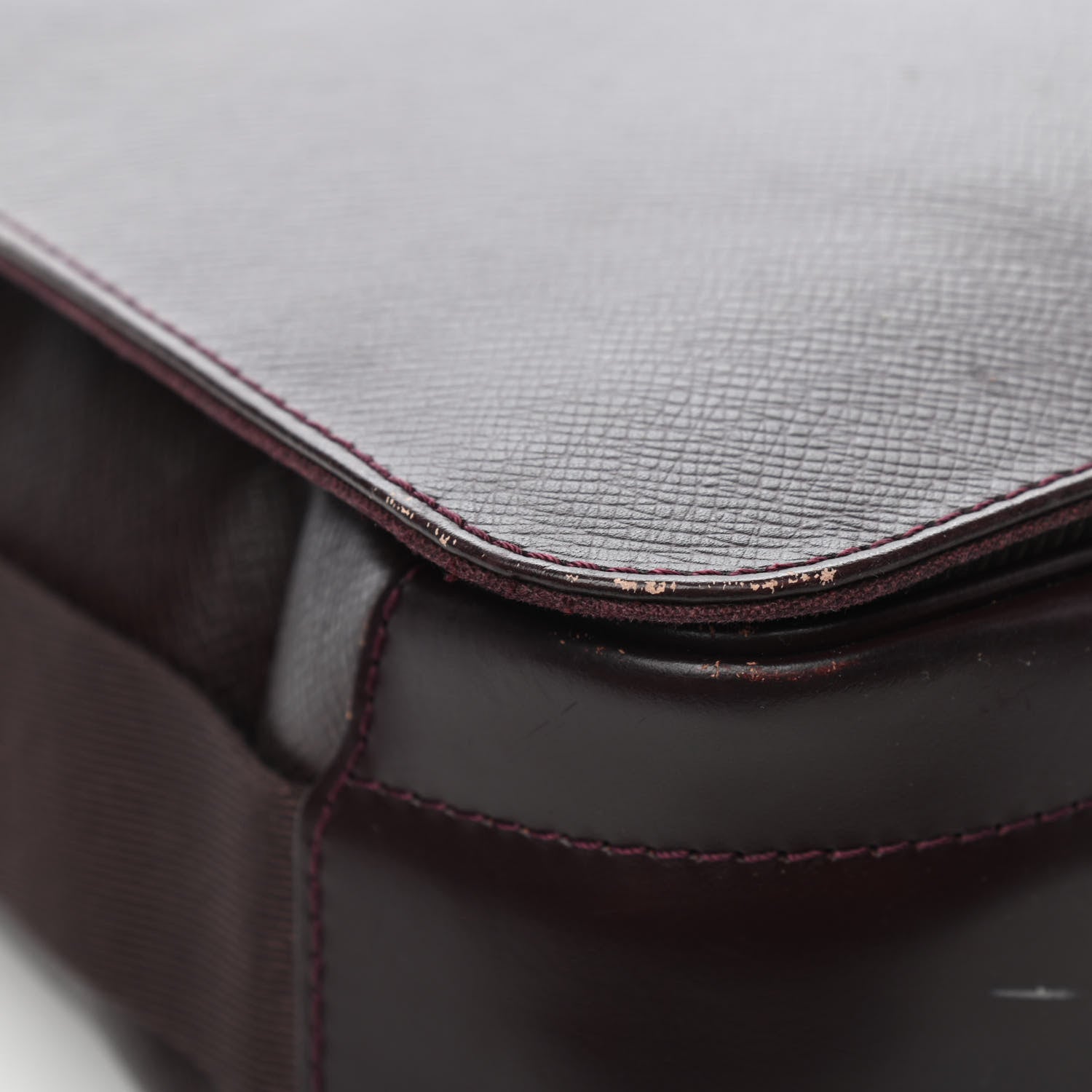 Louis Vuitton Taiga Viktor Messenger Bag Acajou 9 of 10