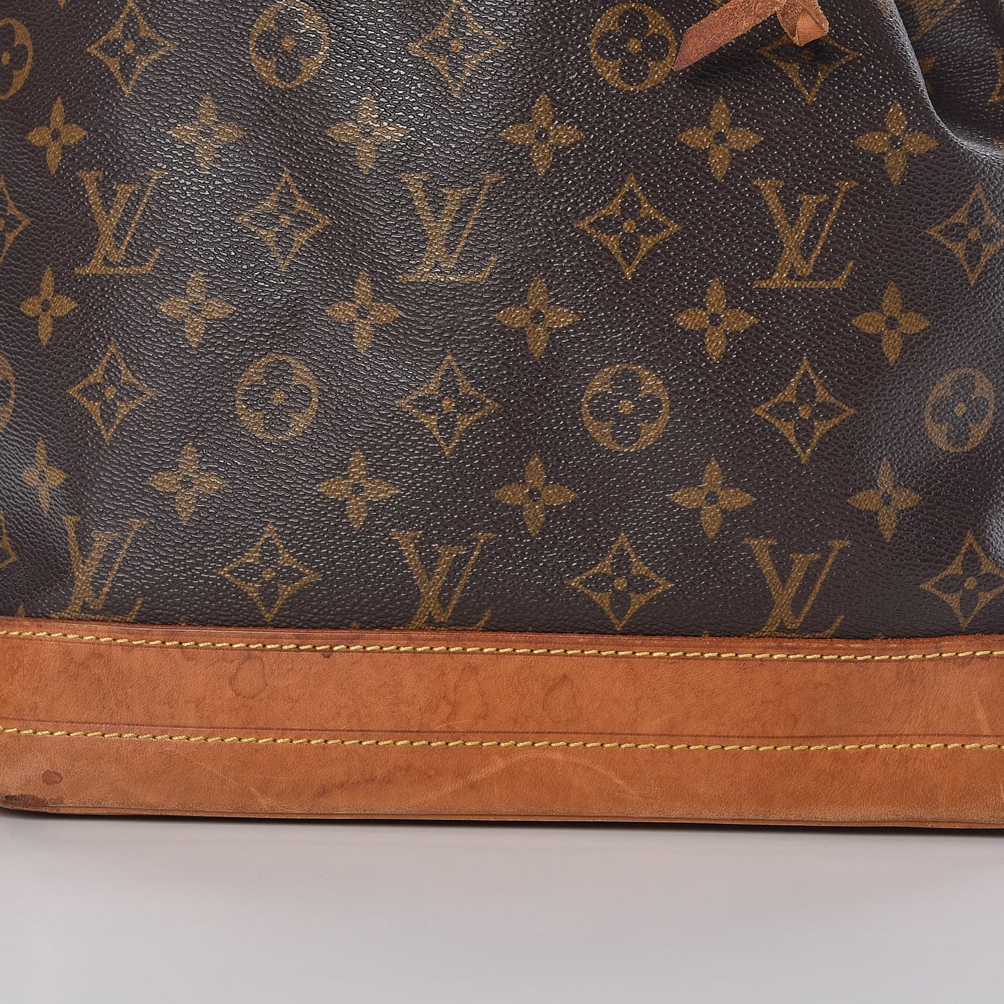 Monogram Noe