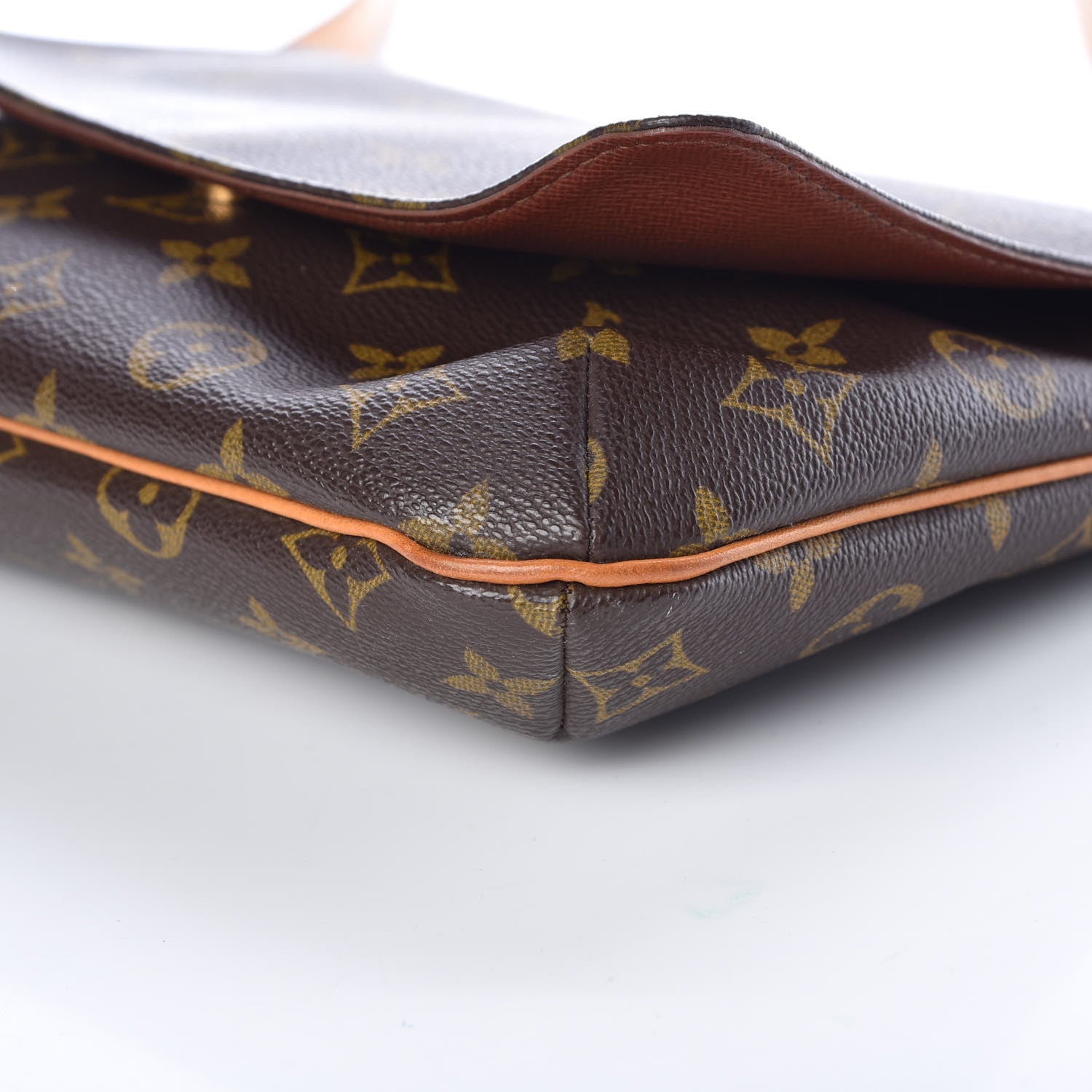 Louis Vuitton Monogram Musette Tango 15 of 15