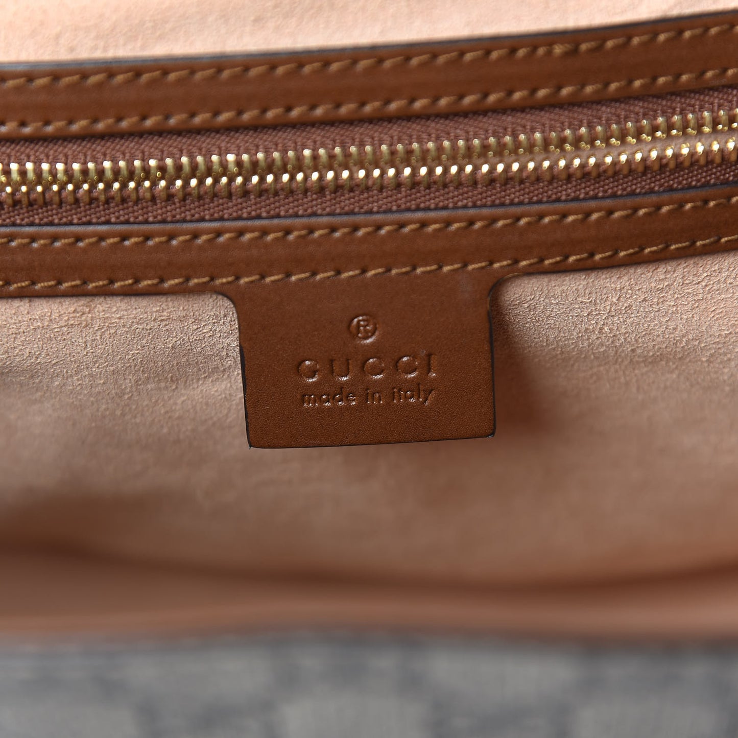 Soft GG Supreme Monogram Small Crossbody Tote Beige Cuir