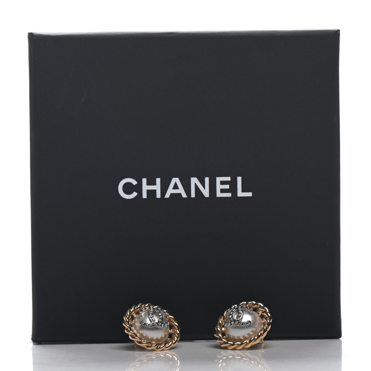Pearl Crystal CC-Casino Round Earrings Gold