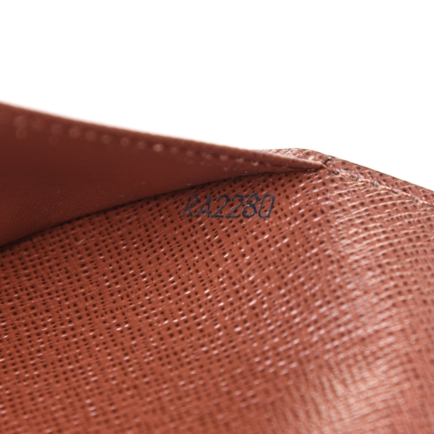 Louis Vuitton Monogram Medium Ring Agenda Cover 7 of 9
