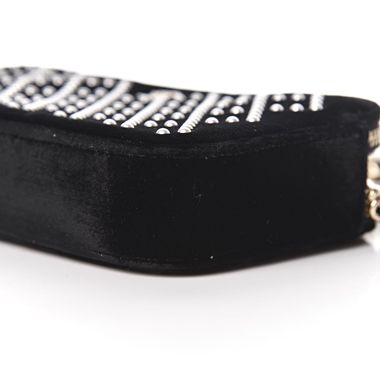 Velvet Pearl Small Clutch With Chain Black