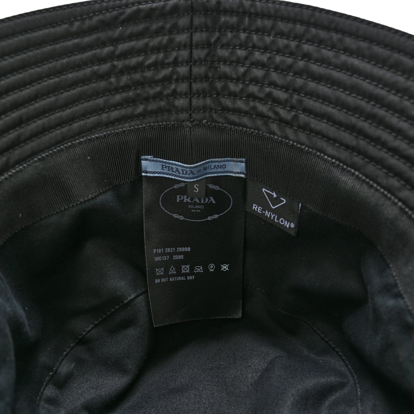 Re-Nylon Metal Triangle Logo Womens Bucket Hat S Black