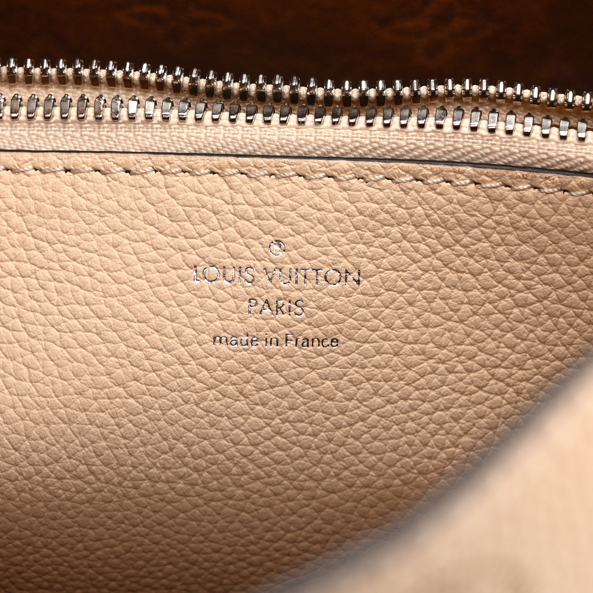 Louis Vuitton Mahina Muria Creme 6 of 9