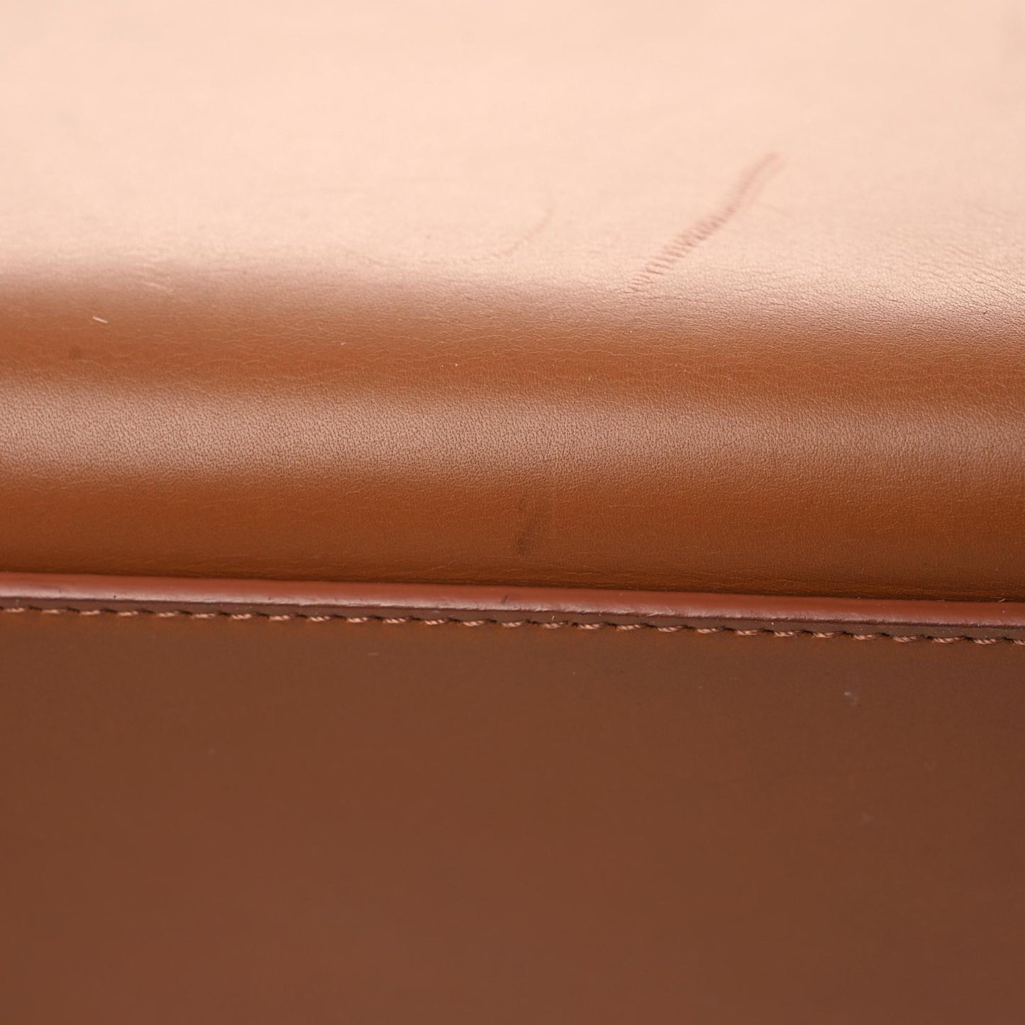 Natural Calfskin Suede Medium Bi-Color Trapeze Beige