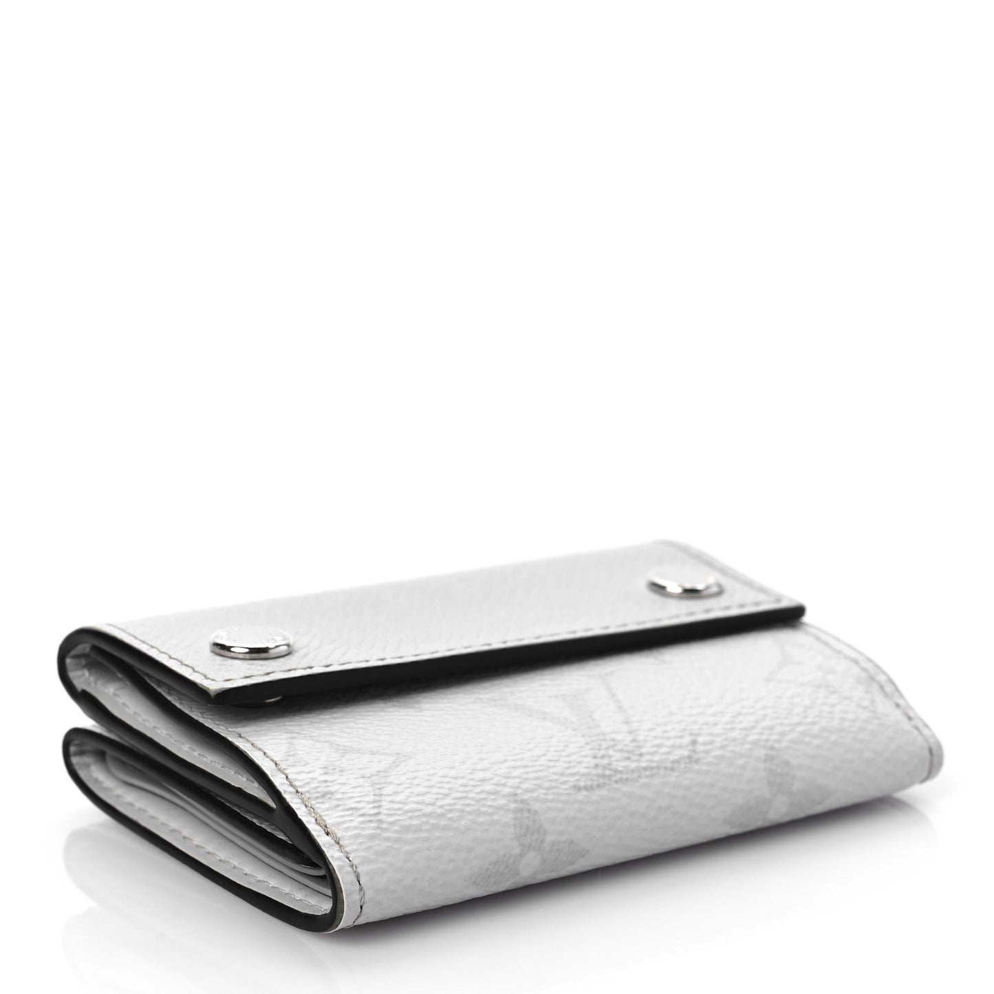 Monogram Taiga Discovery Compact Wallet White