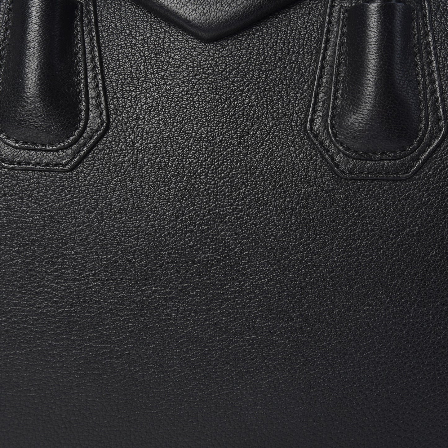Sugar Goatskin Medium Antigona Black