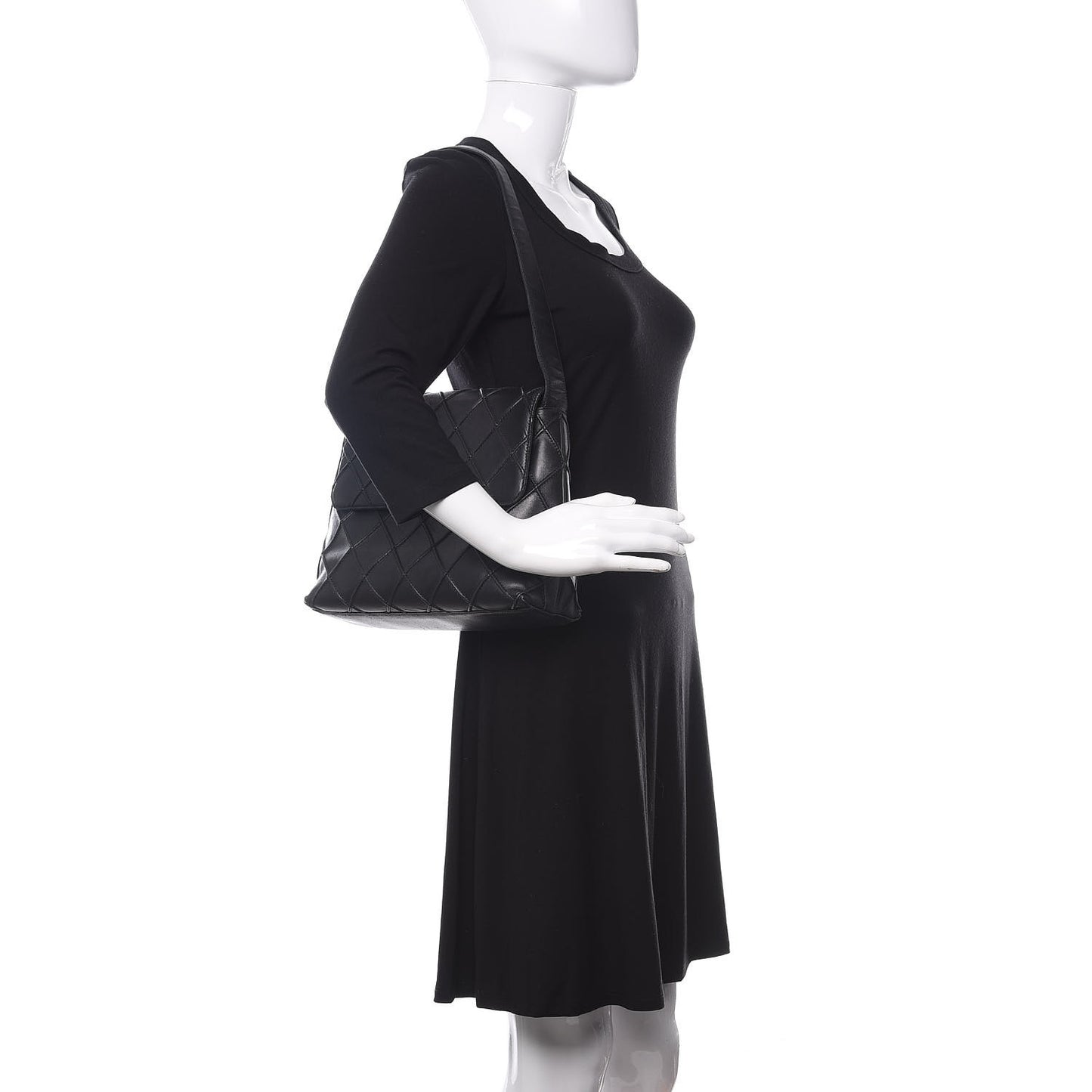 Lambskin Diamond Stitched Shoulder Bag Black